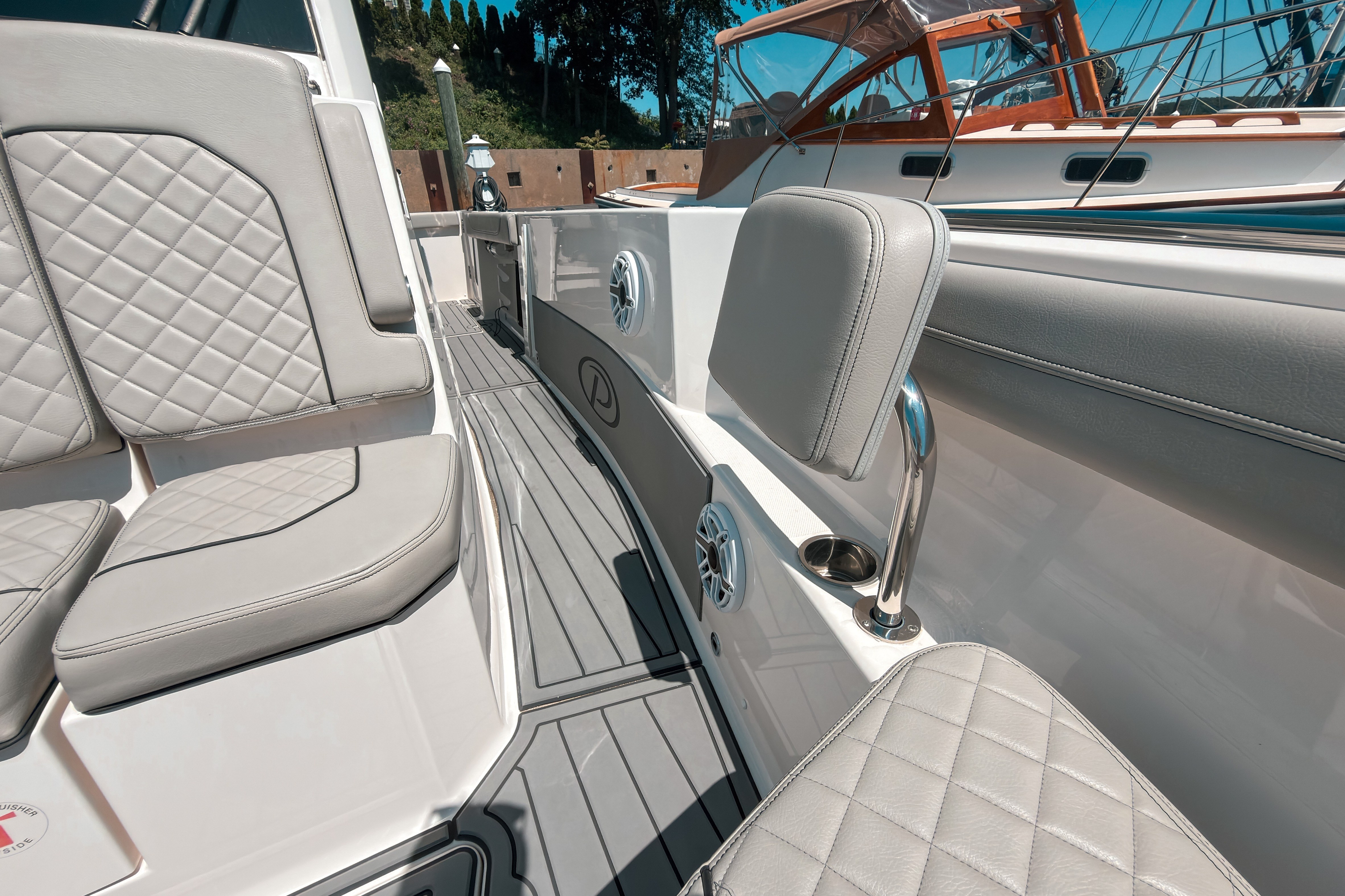 2022 PURSUIT S 288 Sport Base - Image 14