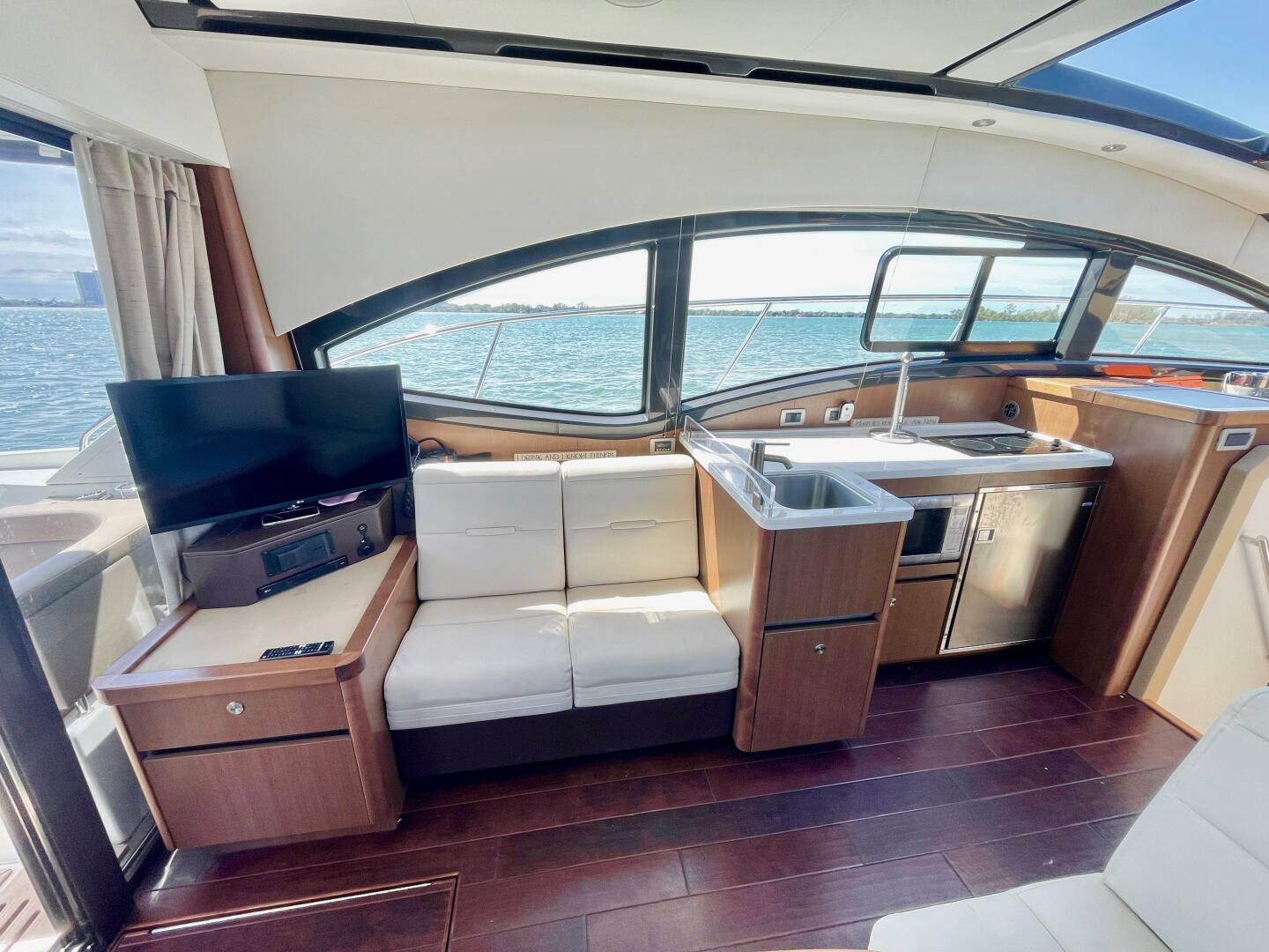 2017 Sea Ray 400 Sundancer - Image 29