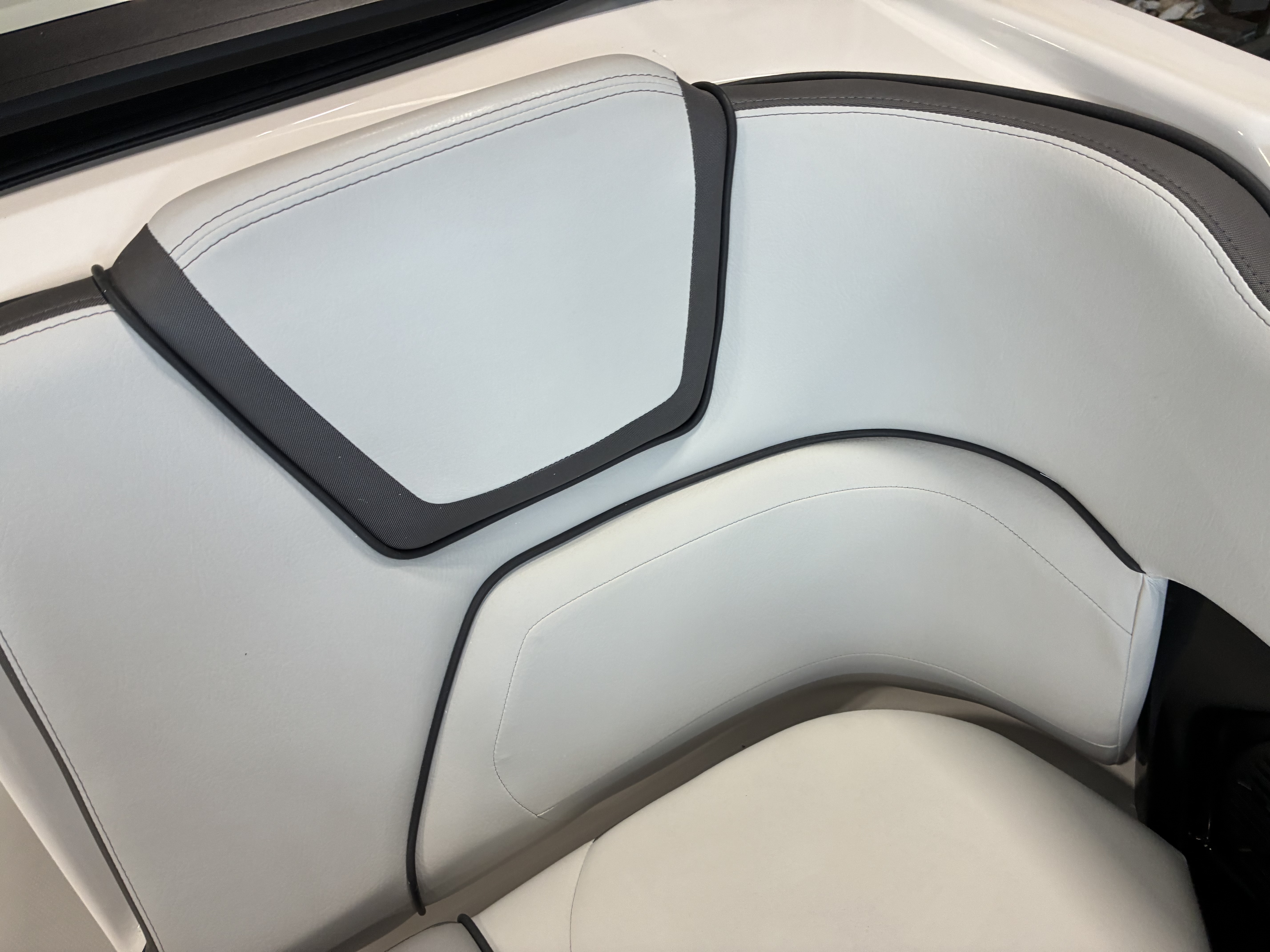 2026 Yamaha Boats AR250 - Image 15