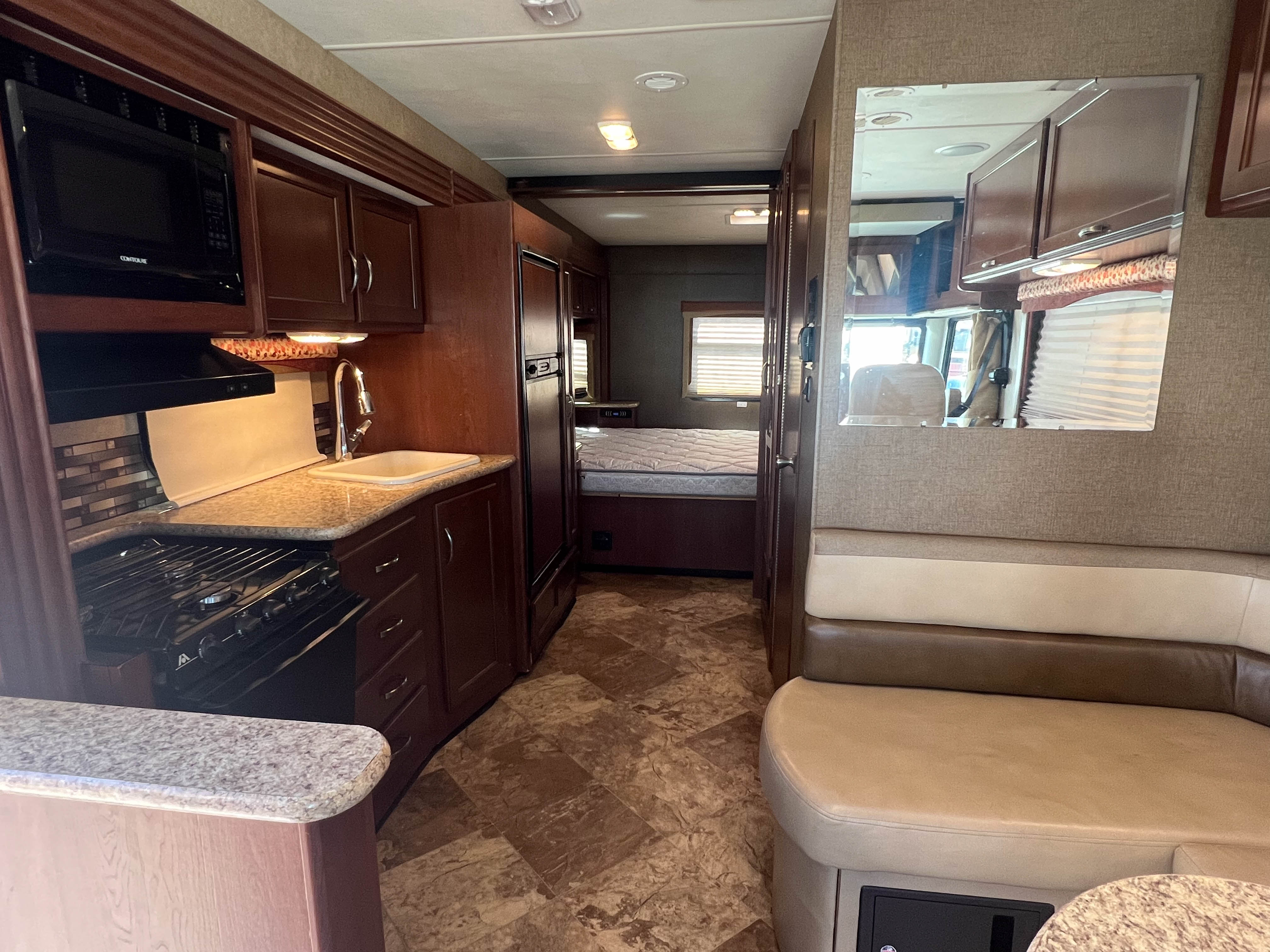 2015 Thor Motor Coach ACE 27.1 - Image 3