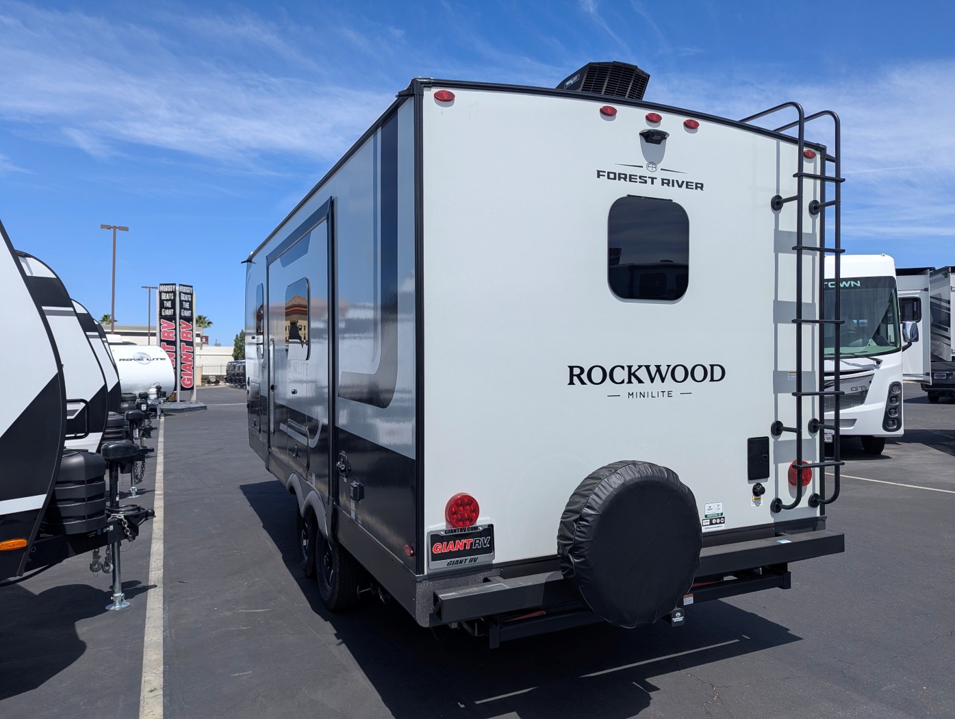 2026 Forest River Rockwood Mini Lite 2214S - Image 4