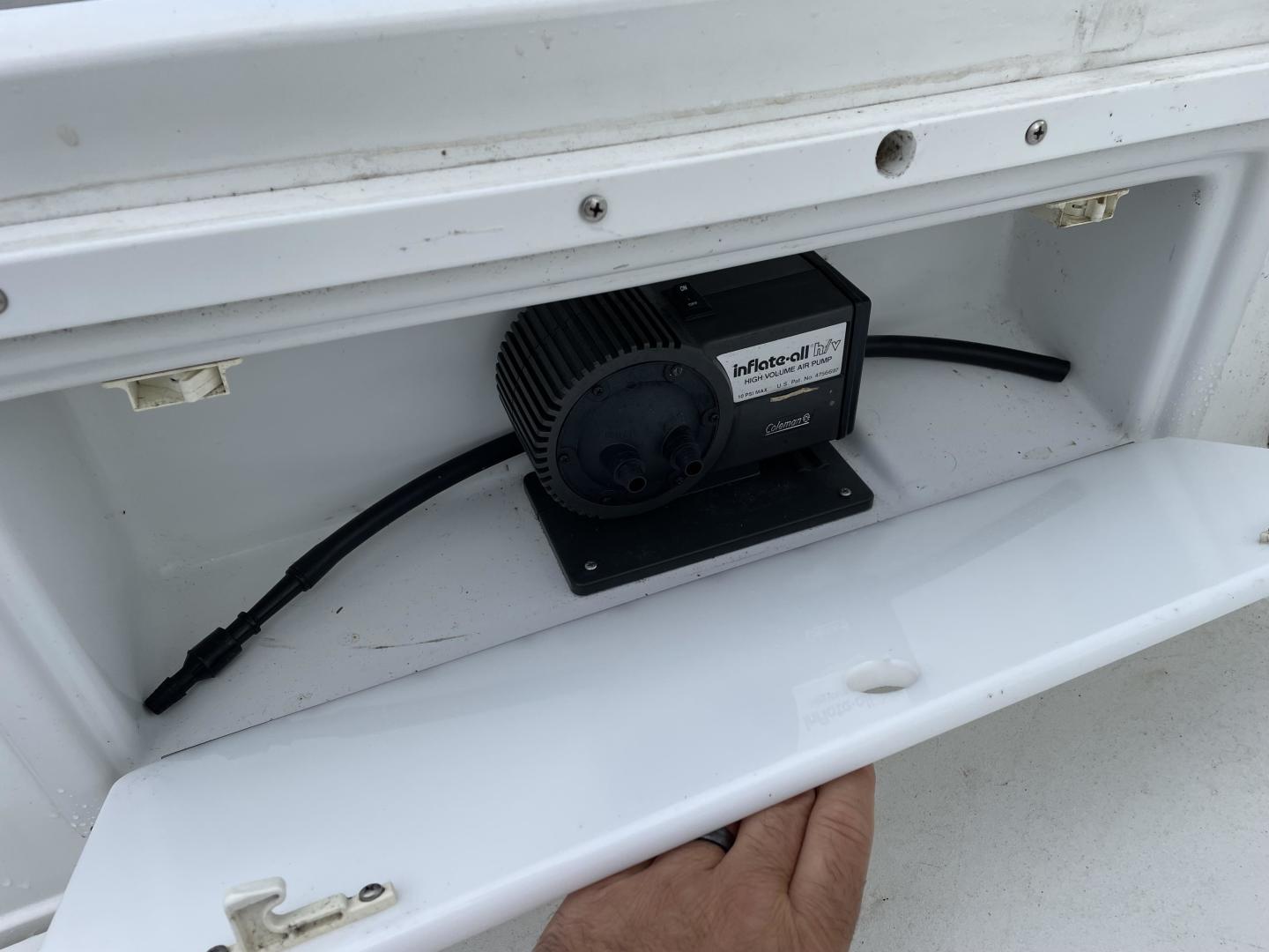 2001 Cobalt 206 Bowrider Base - Image 17