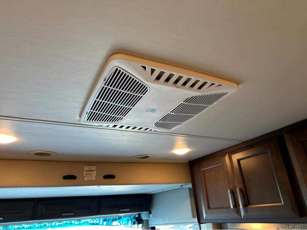 2023 THOR MOTOR COACH CHALLENGER 37DS - Image 28