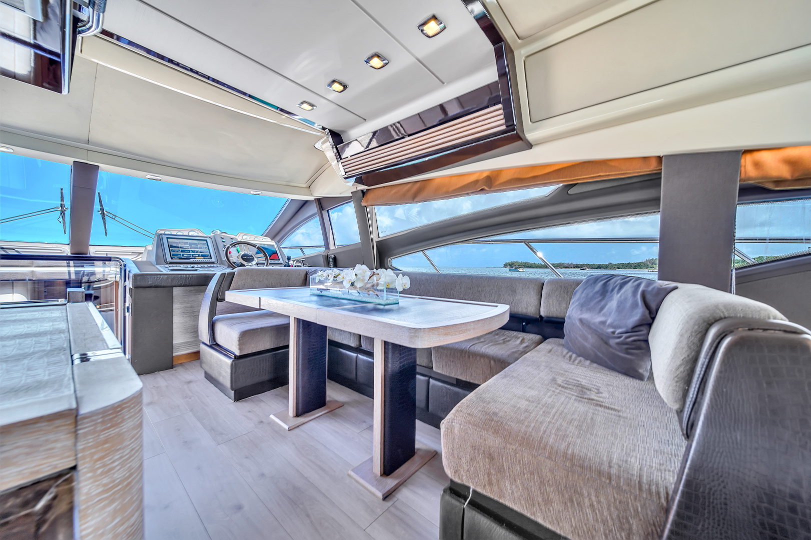 2012 Azimut 64 FLY - Image 59