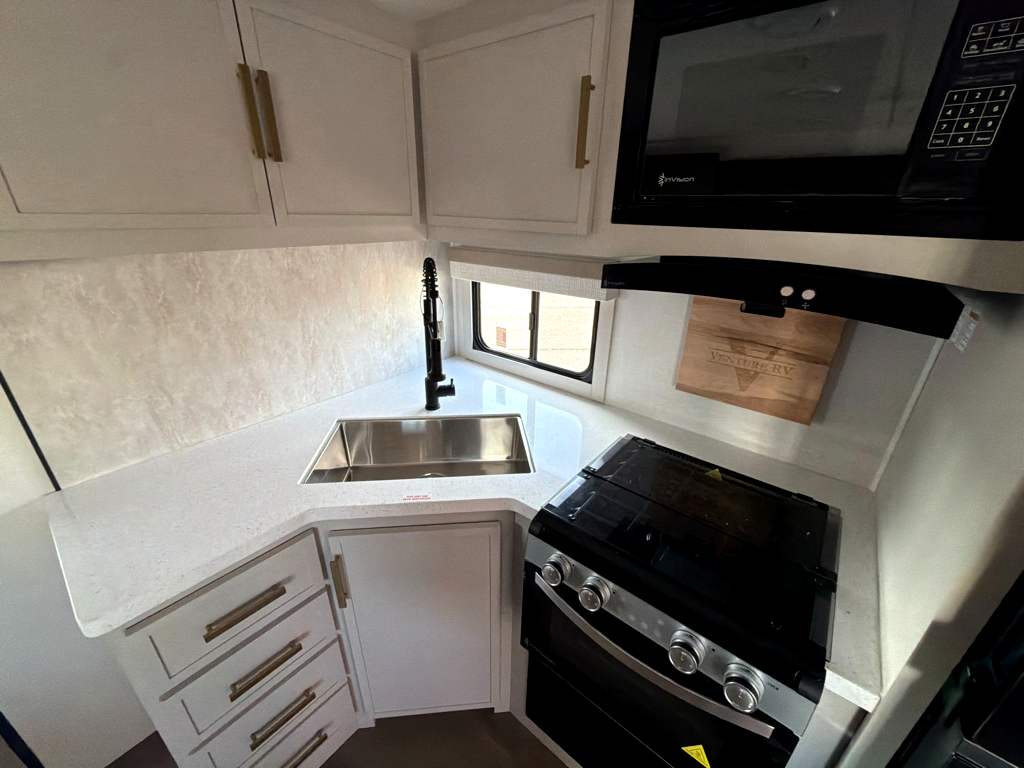 2027 VENTURE RV STRATUS 261VRB - Image 19