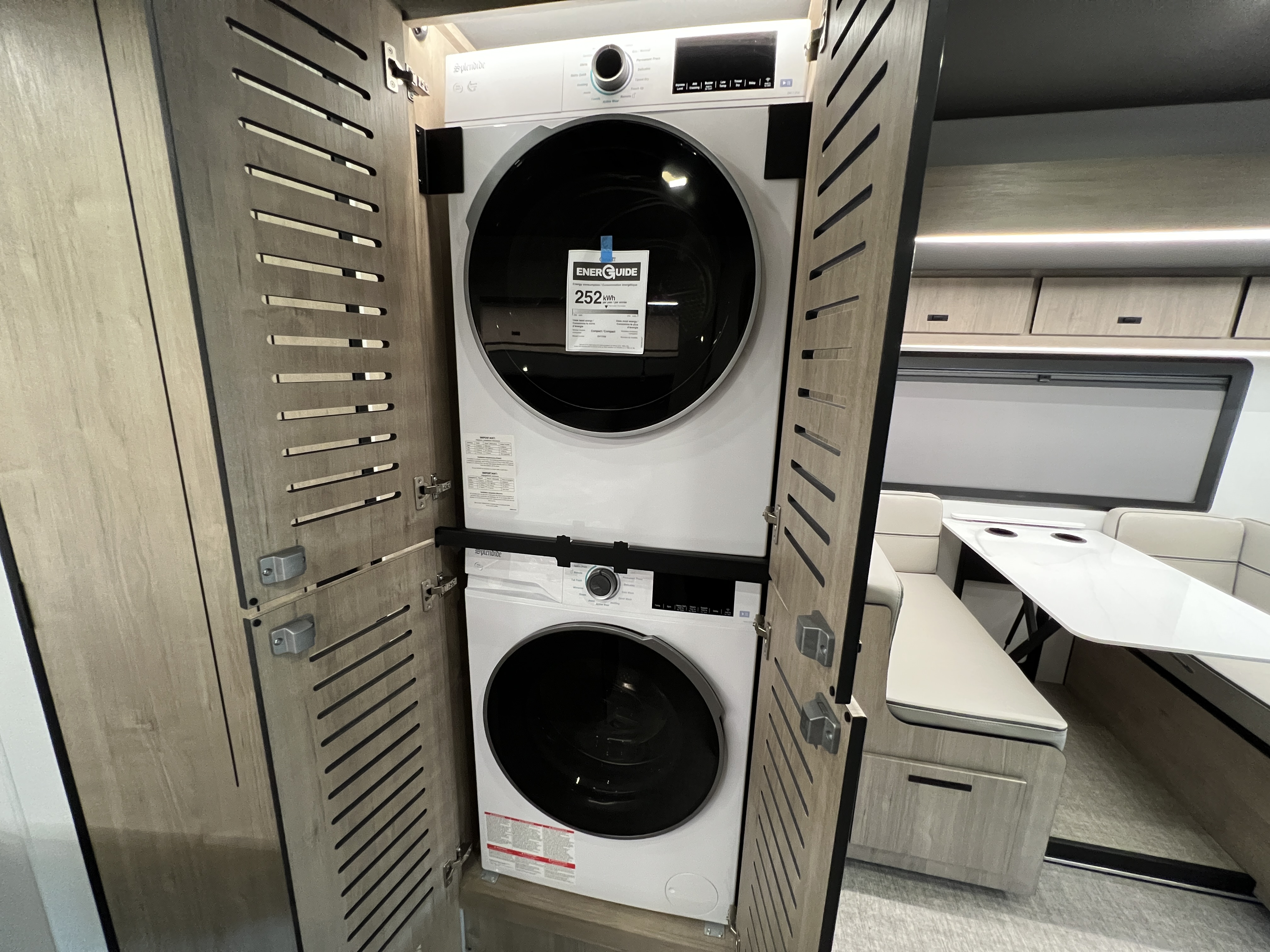 2027 Grand Design Lineage Series F 31ZW - Image 31