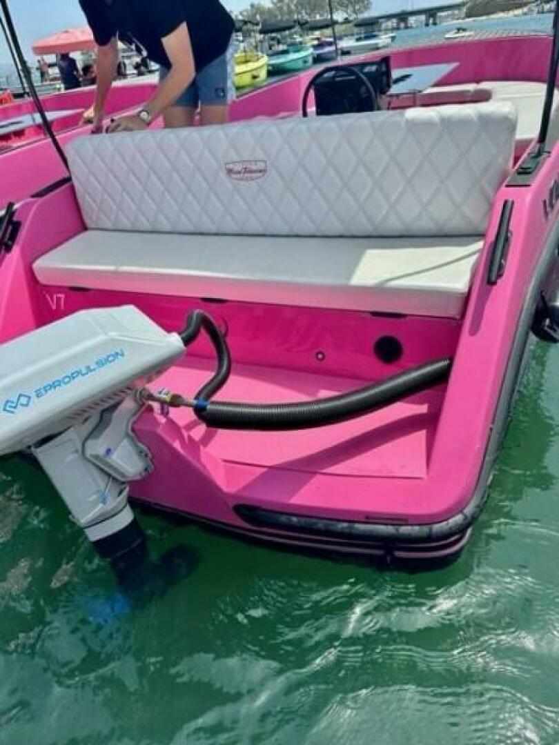 2024 Vision WX Tritoon - Image 33