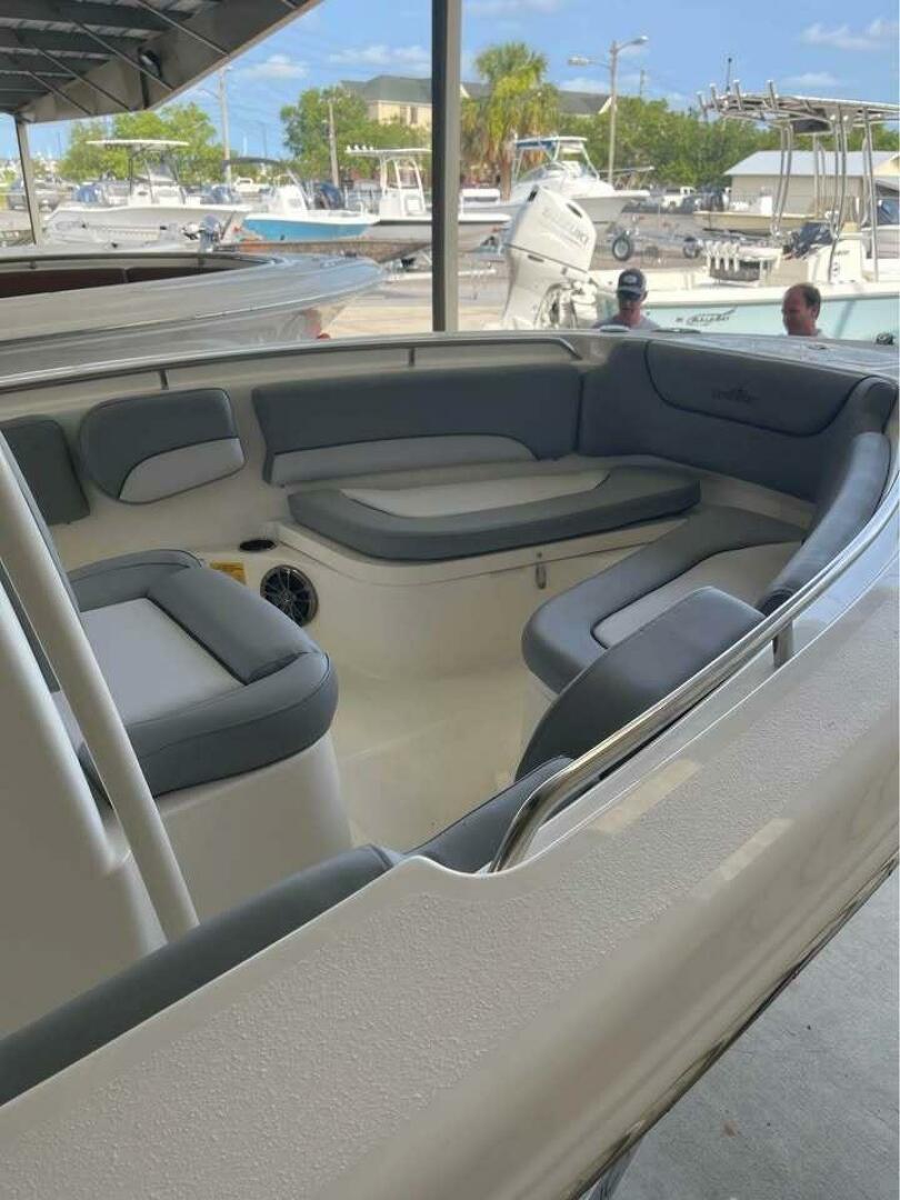 2022 Nauticstar 2102 Legacy Base - Image 18