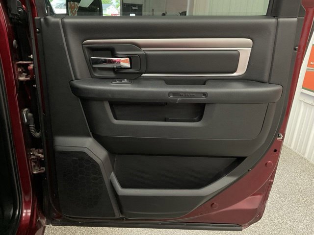 2024 Ram 1500 Classic Quad Cab Warlock 4WD - Image 28