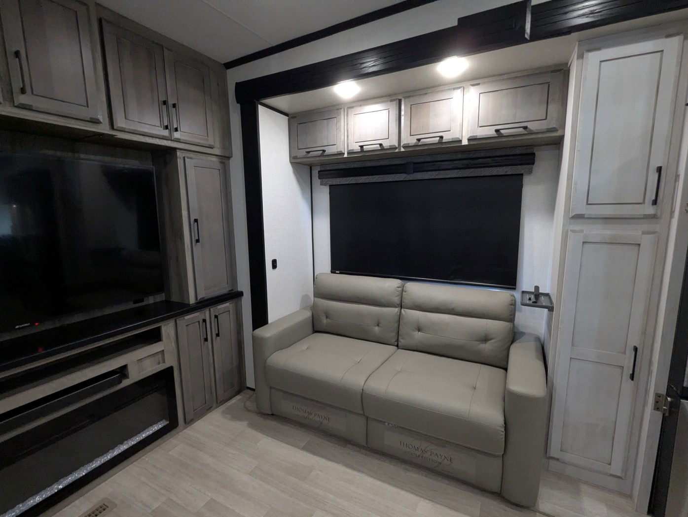 2023 KZ RV Durango Gold G360REQ - Image 27