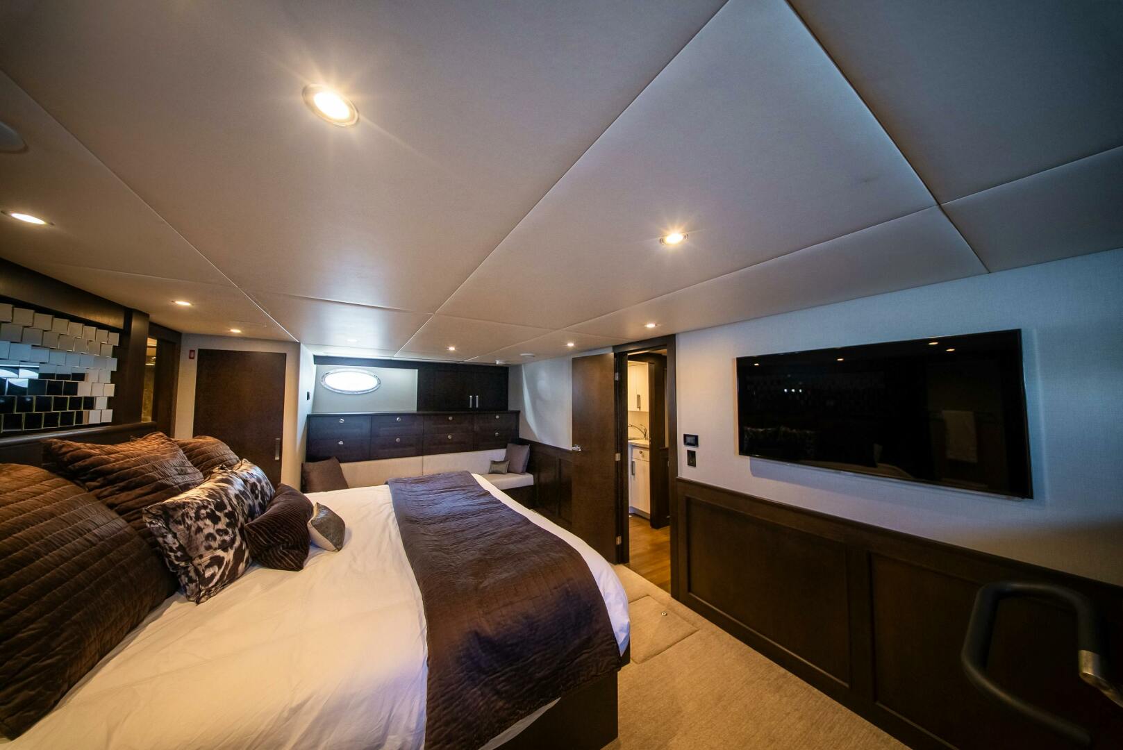 1992 Crescent Custom Yachts Custom - Image 17