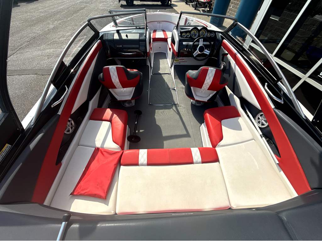 2016 Glastron GTS225 - Image 9