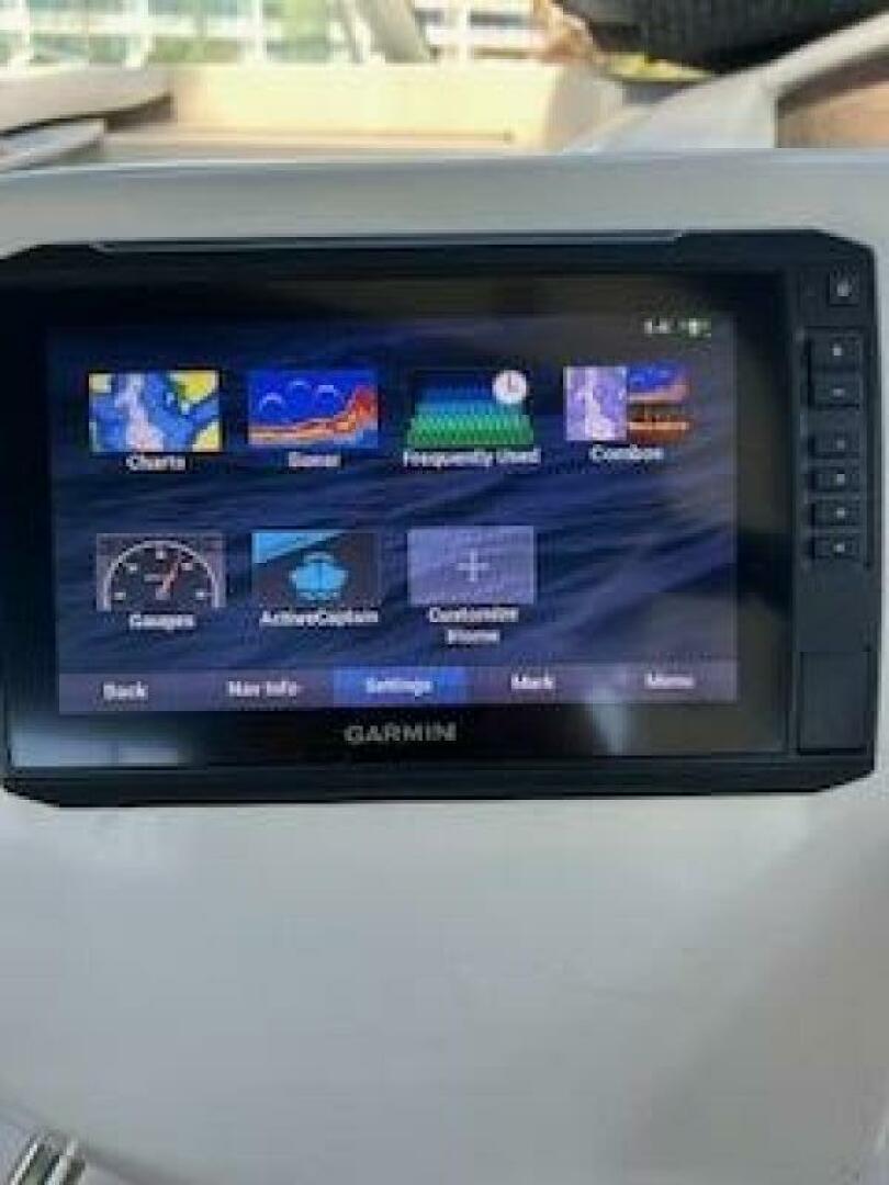 1996 Sea Ray 330 Express Cruiser - Image 8