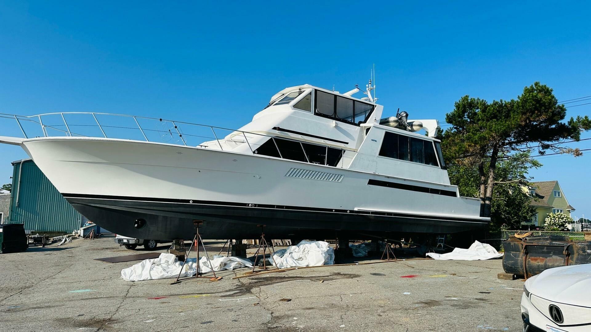 1998 Viking Motor Yacht - Image 5