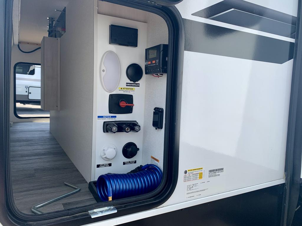2027 EAST TO WEST 230FK - Image 37