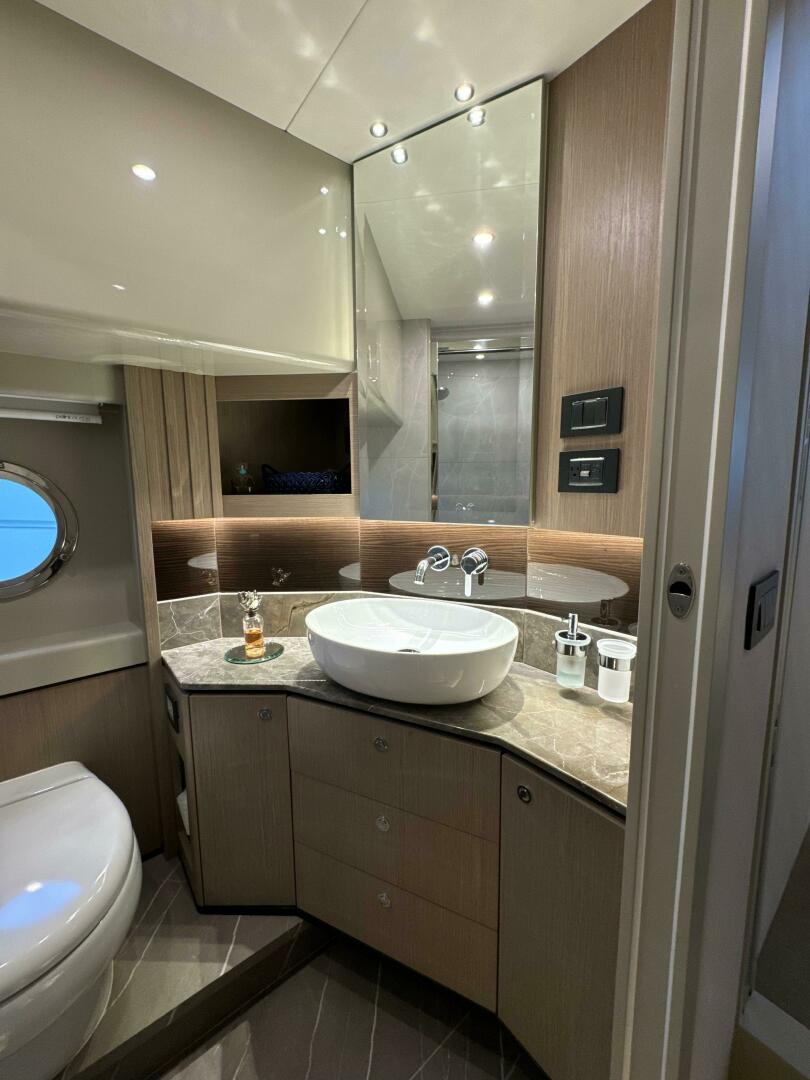 2023 Absolute 52 Navetta - Image 21