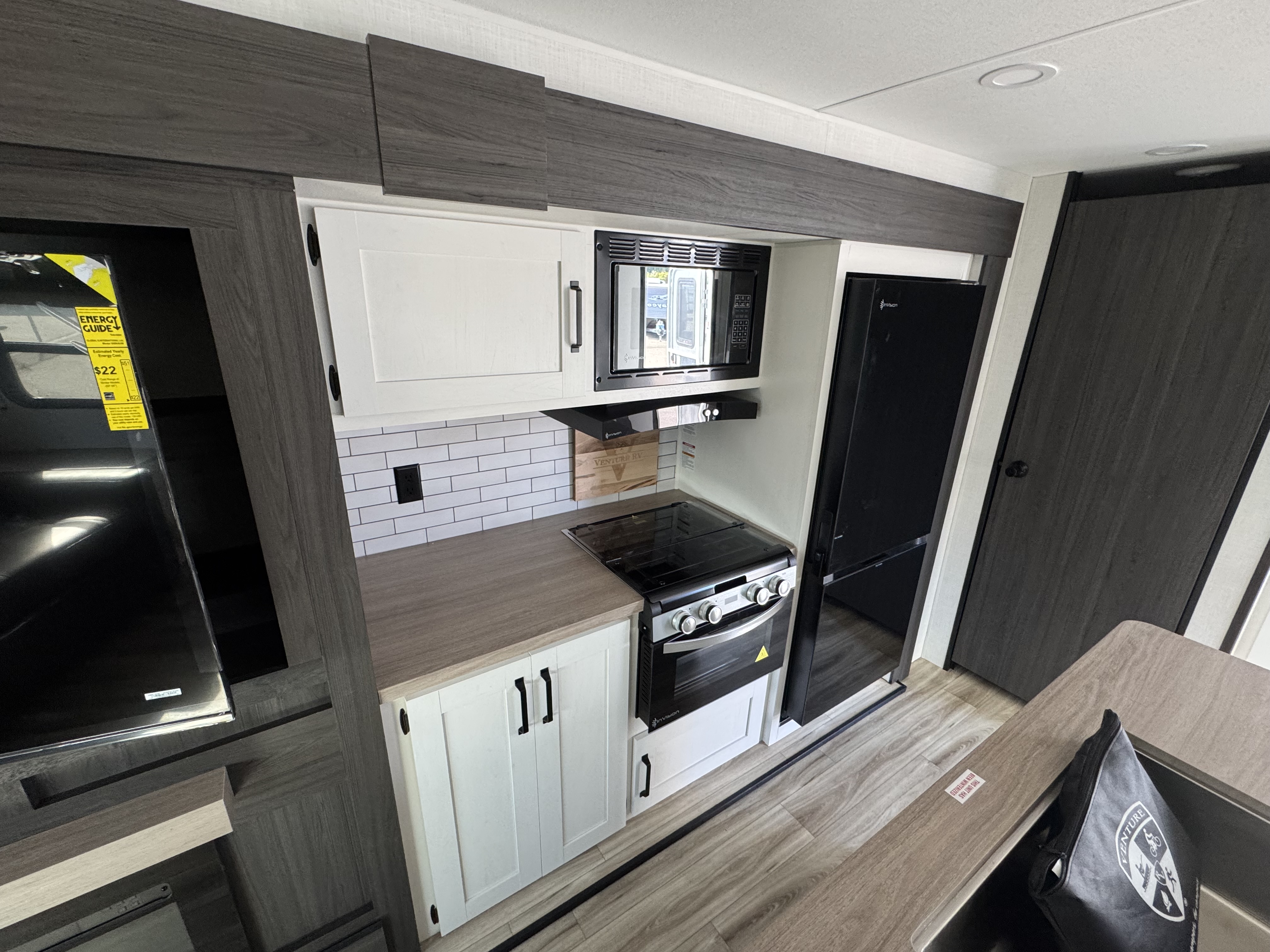 2027 VENTURE RV SIENNA 293VIK - Image 10