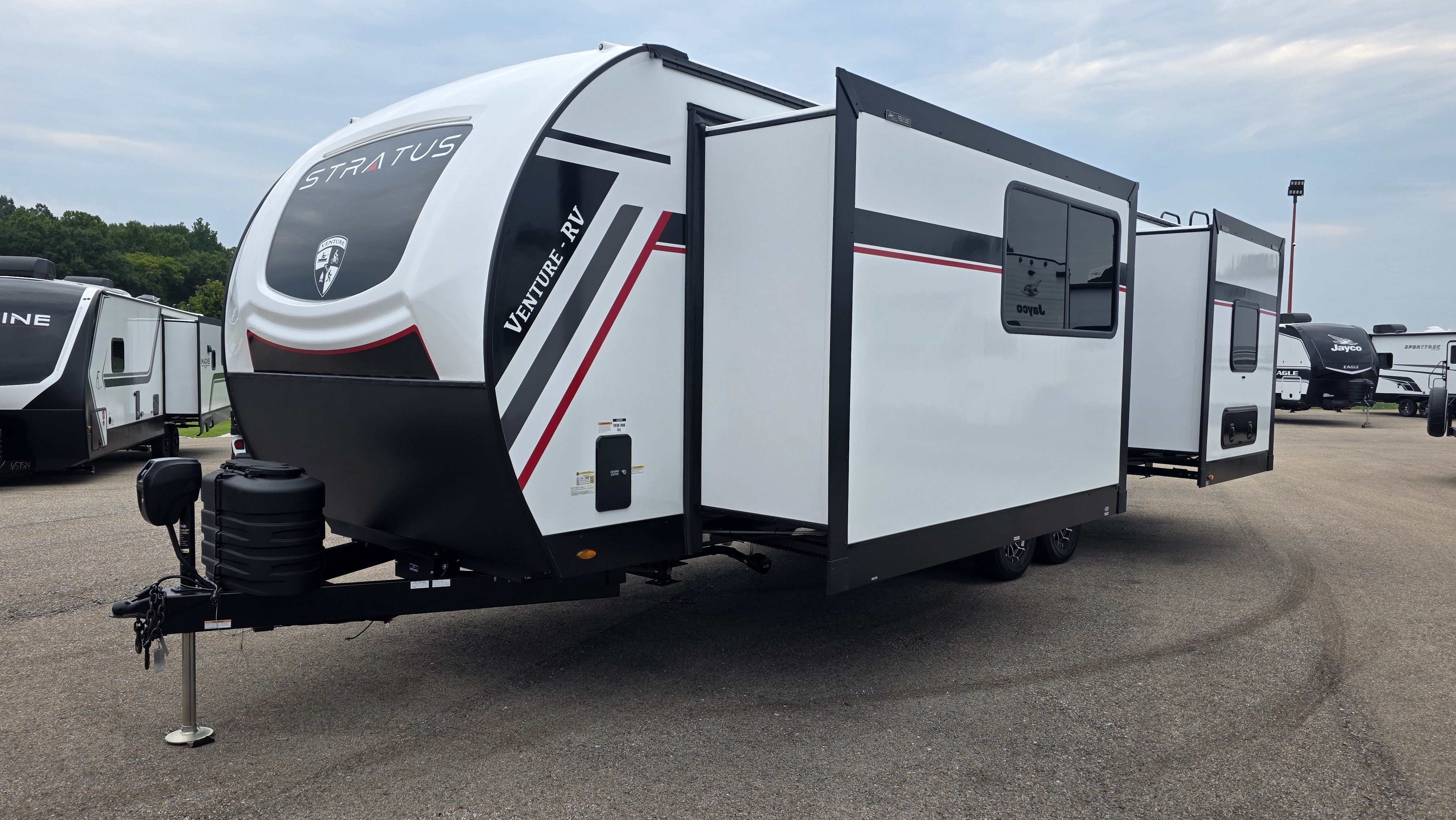 2027 VENTURE RV STRATUS 262VFK - Image 2