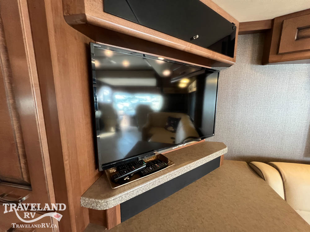 2015 Fleetwood Excursion 35B - Image 21