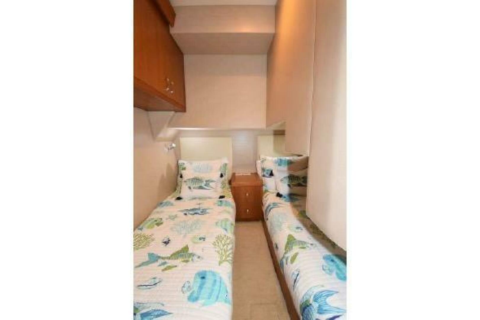 2013 Hatteras GT54 Base - Image 24