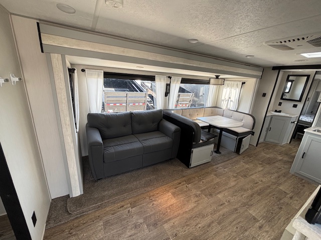 2022 Forest River Vibe 28BH - Image 14
