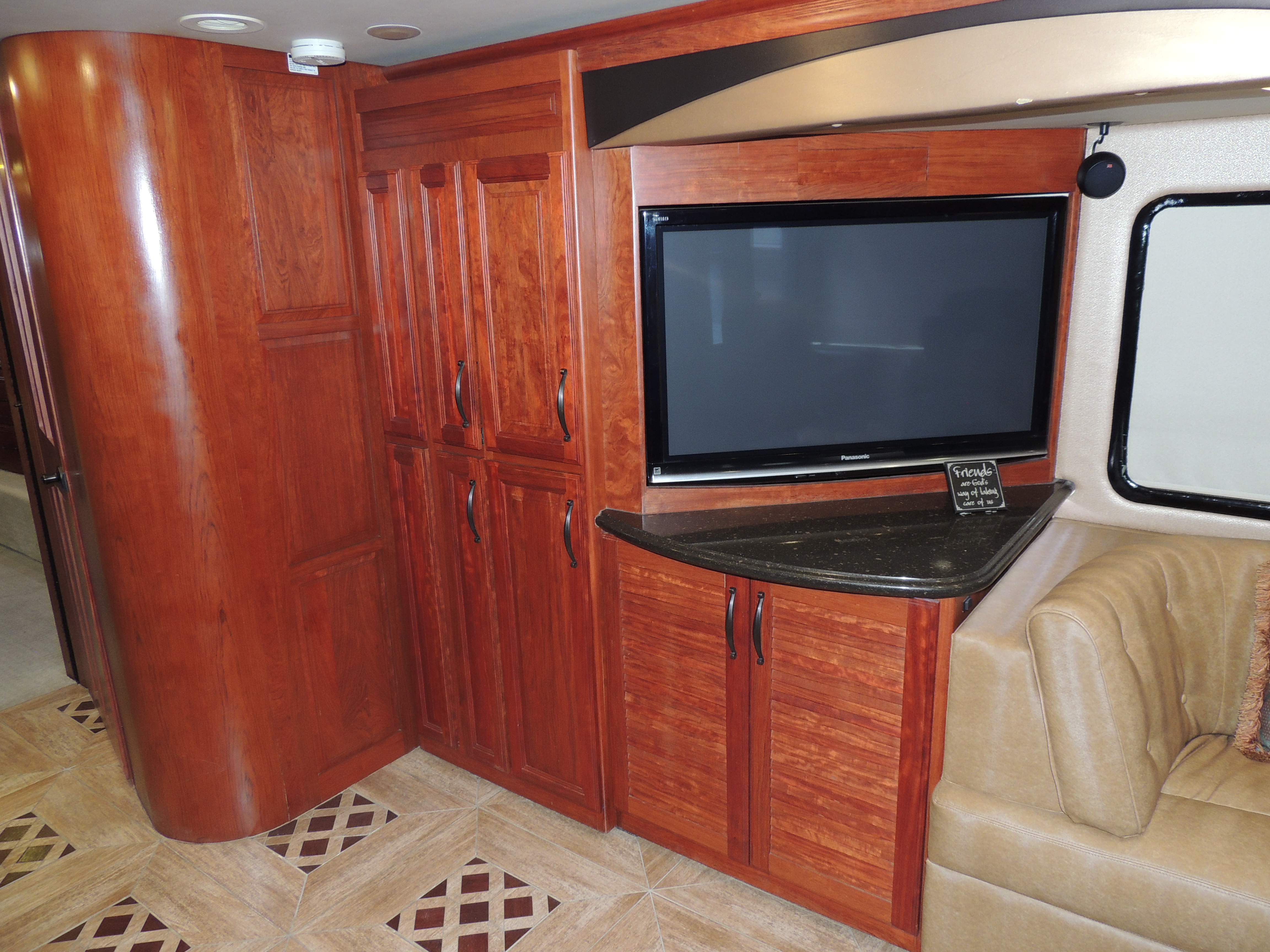 2010 Foretravel Phenix 45' Custom - exterior 8