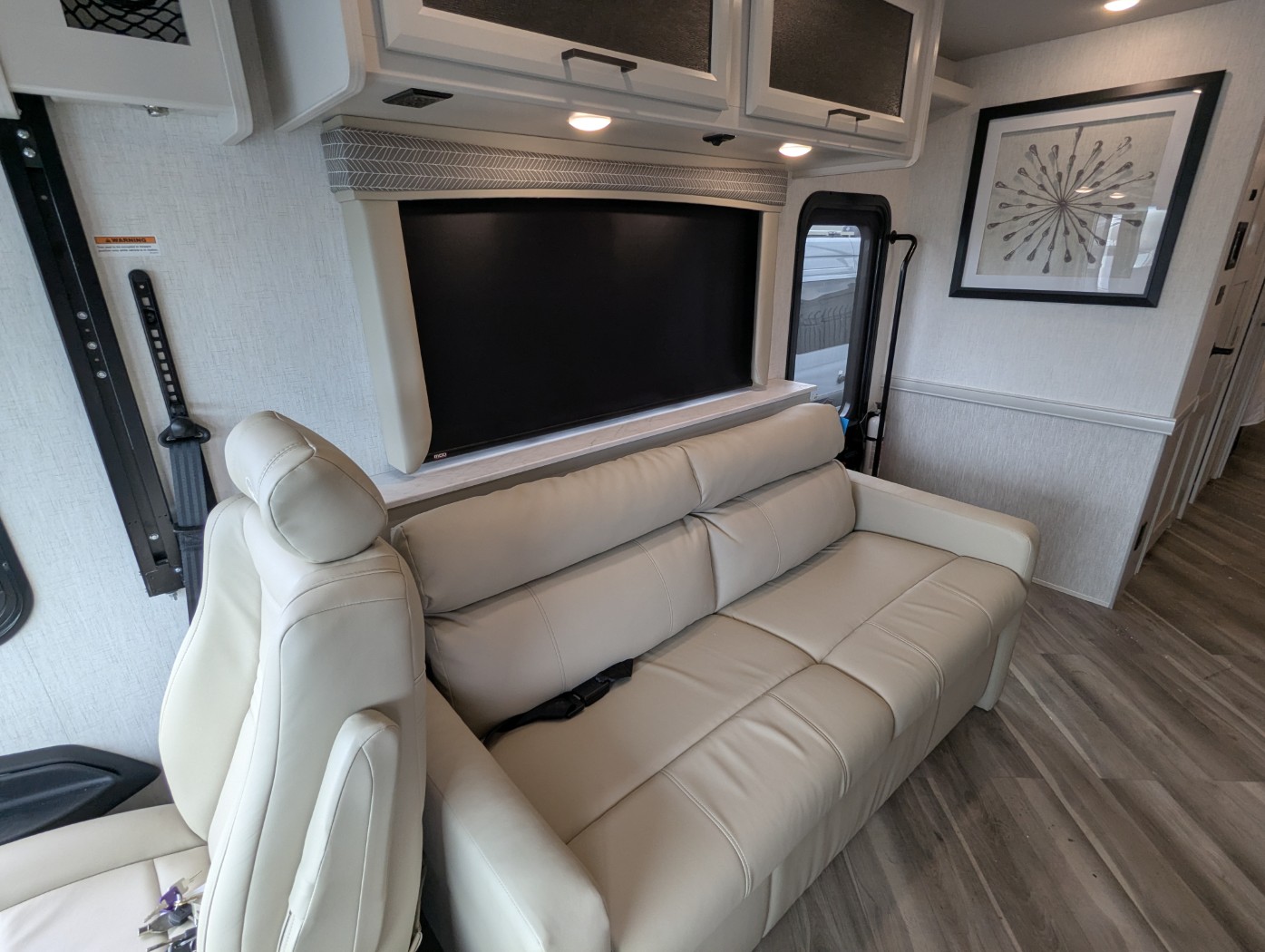 2026 Holiday Rambler Invicta 33HB - Image 13