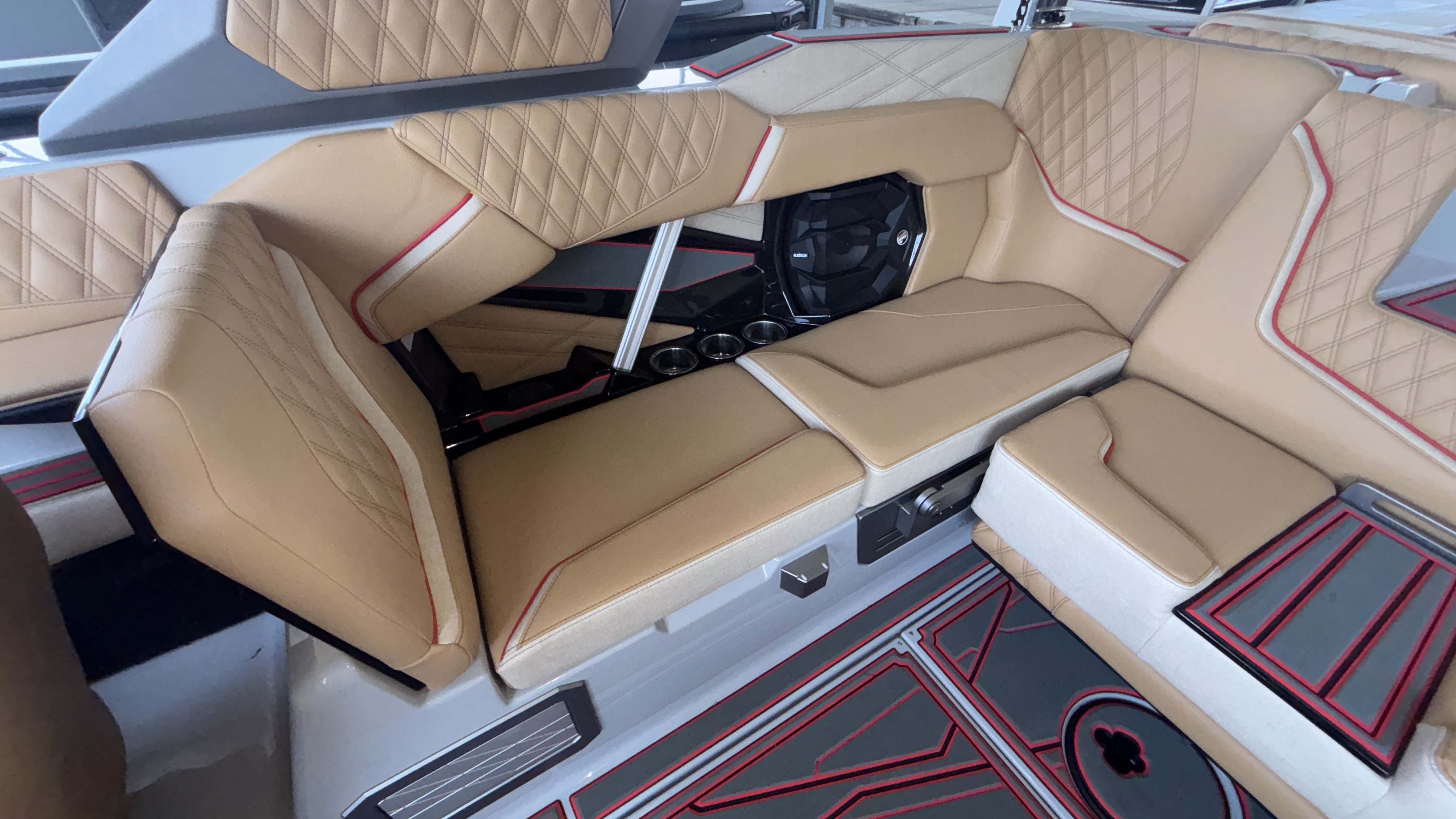 2026 Tigé 24RZX - Image 32