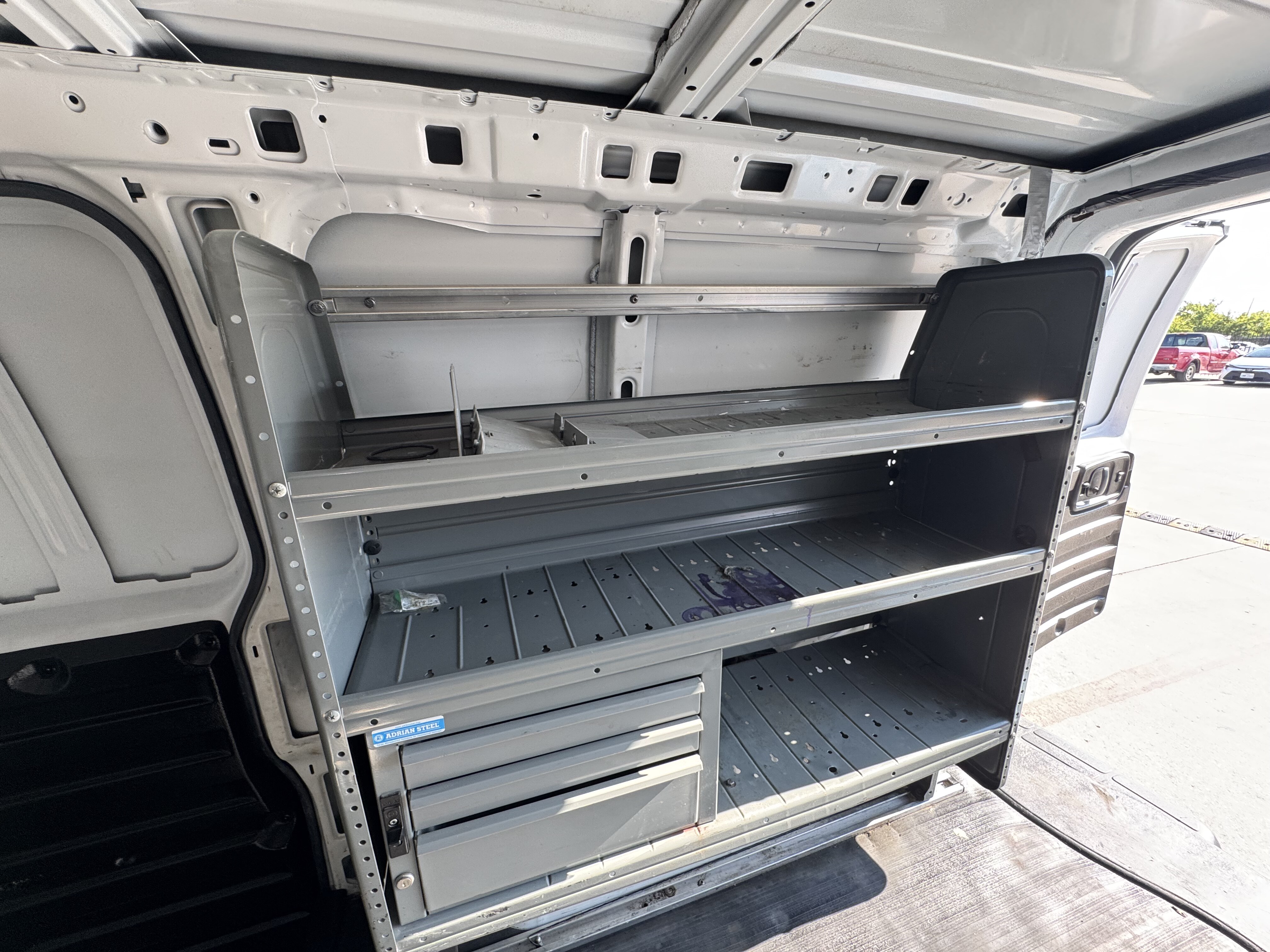 2022 GMC Savana 80952 - Image 21