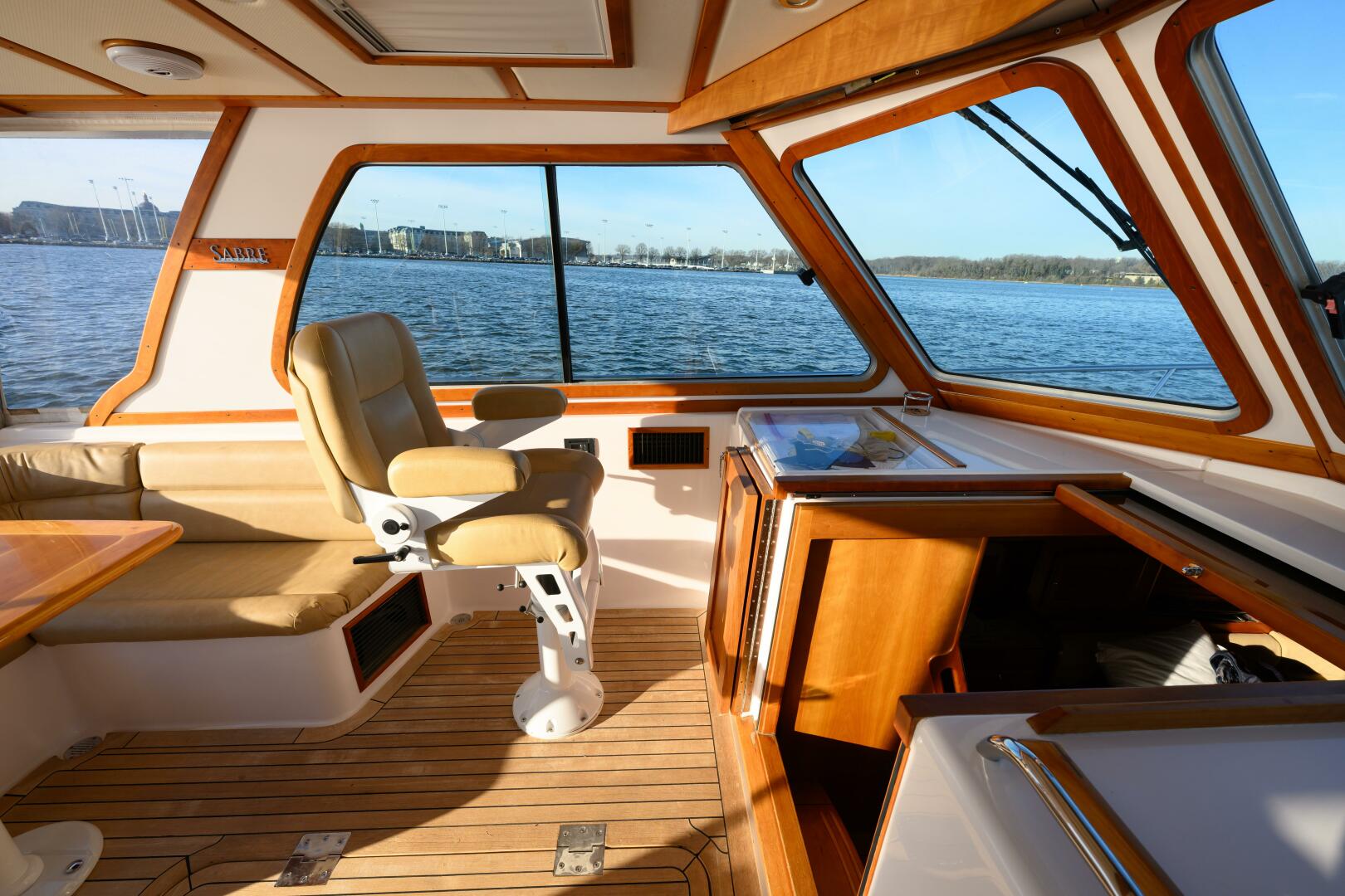 2009 Sabre 42 Hard Top Express - Image 19