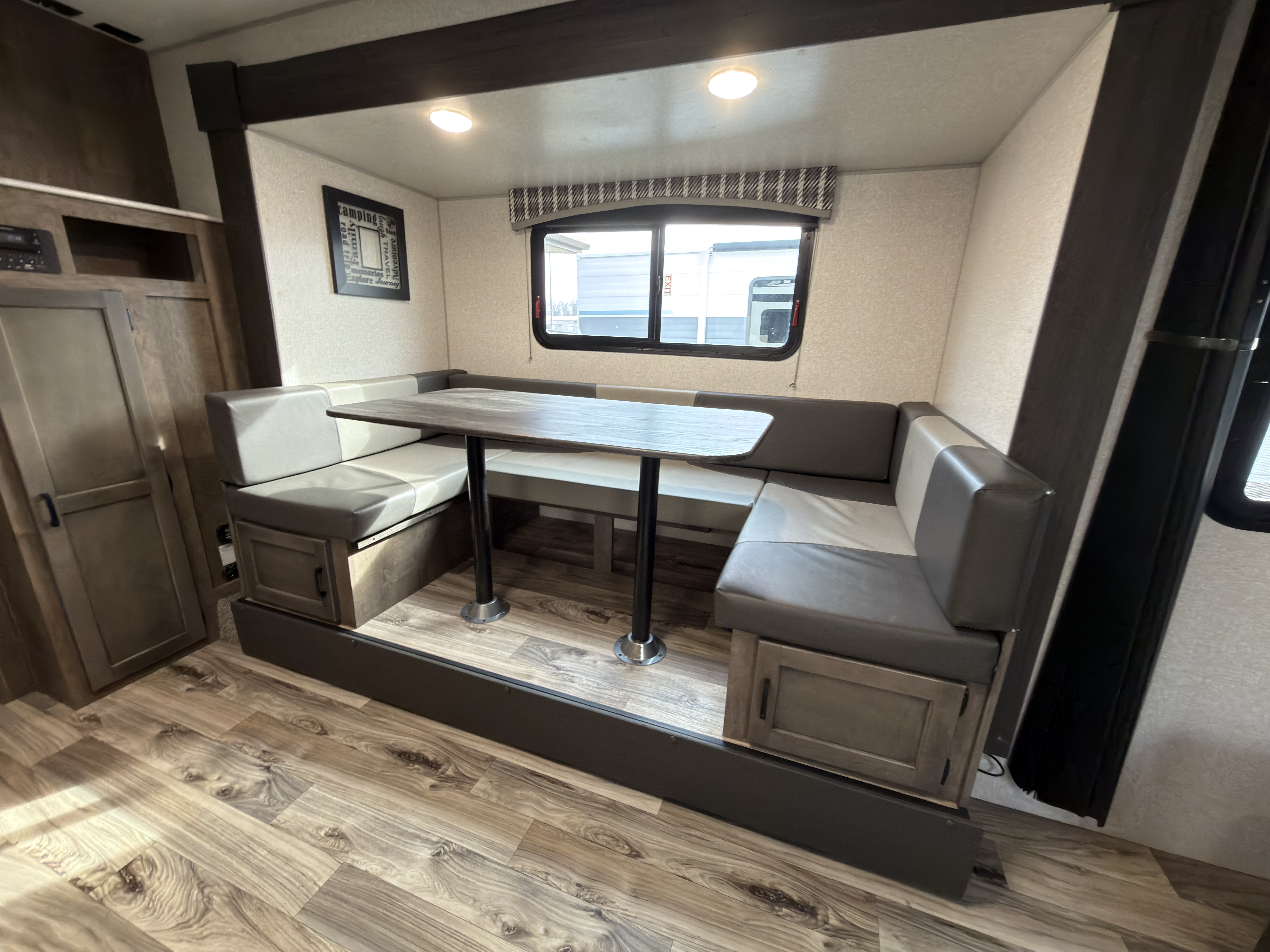 2022 Venture RV Sonic SN220VRB - Image 11