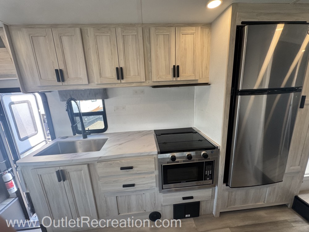 2023 Forest River Sunseeker 2850S LE - Image 18