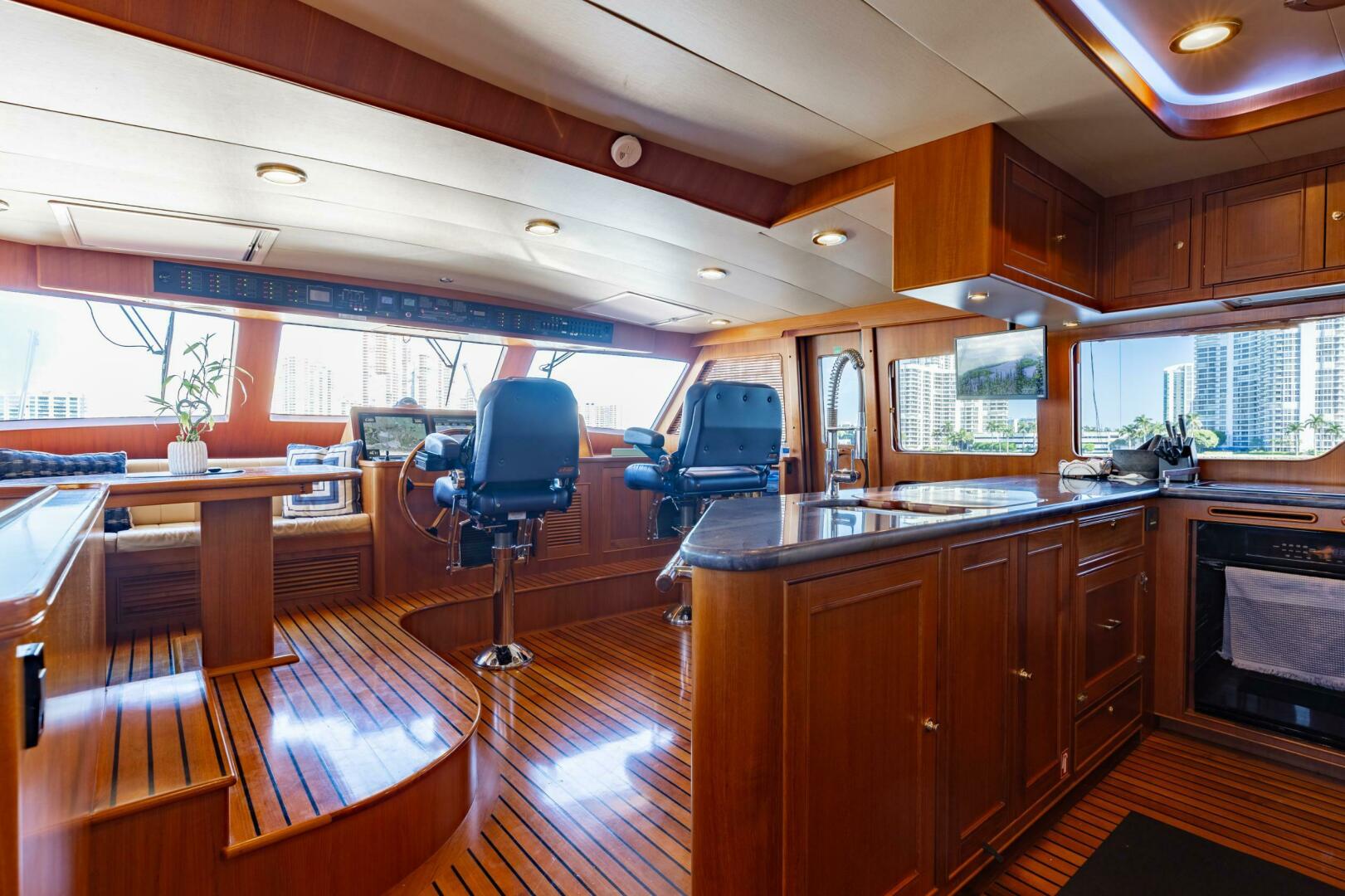 2016 Marlow EXPLORER 88E - Image 12