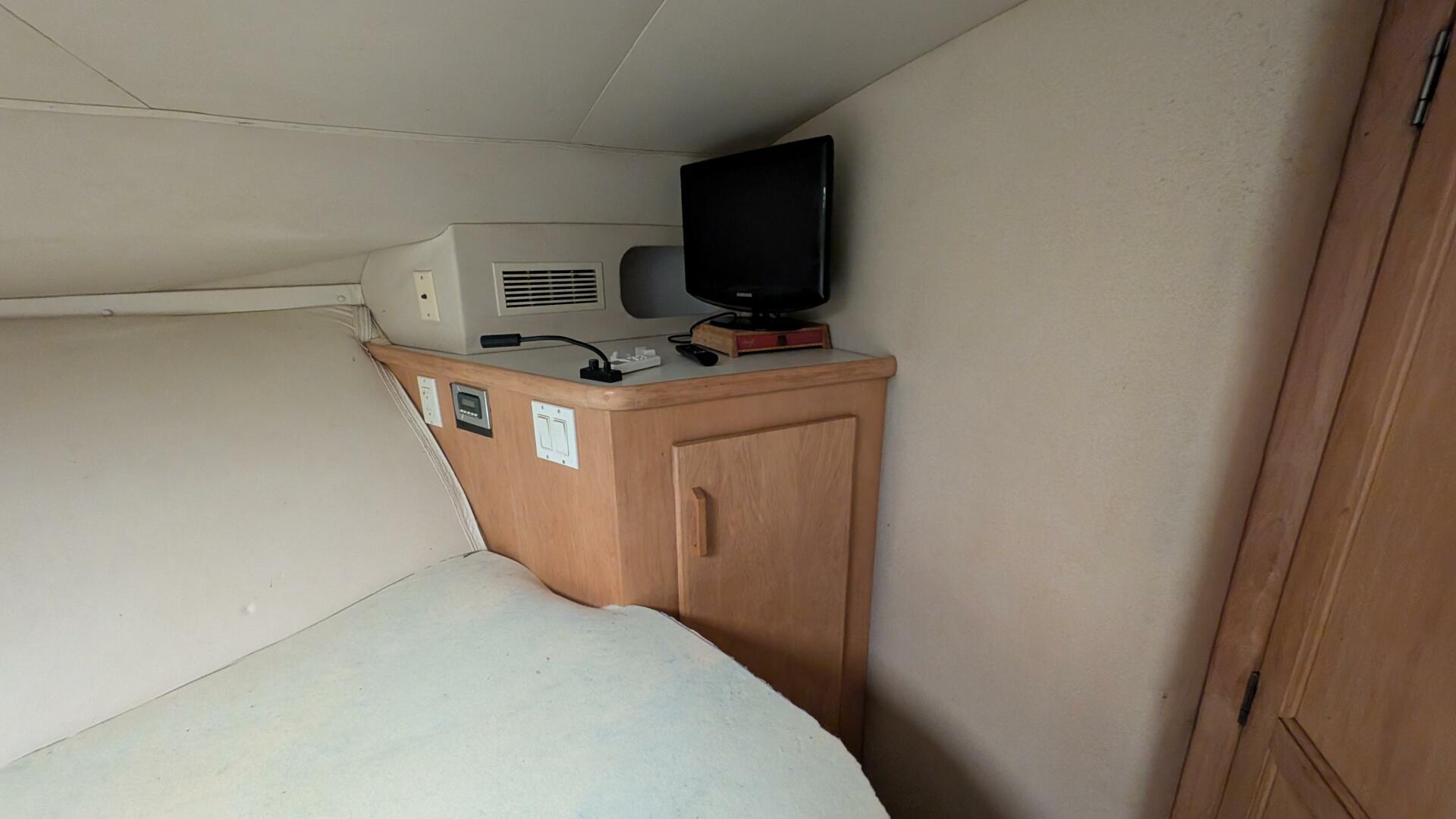 1994 Carver 370 AFT CABIN - Image 29