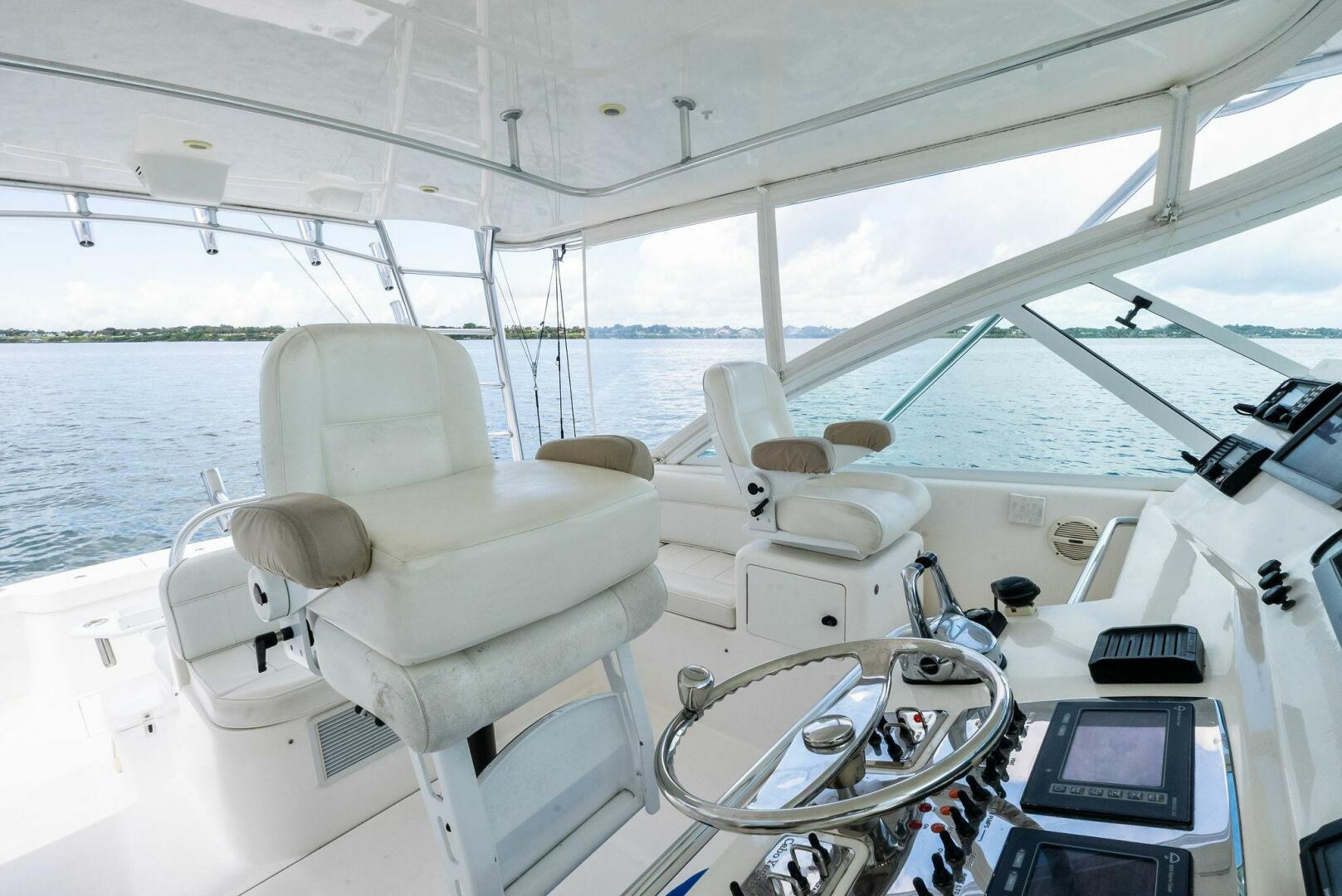 2004 Cabo 40 Hardtop Express - Image 14