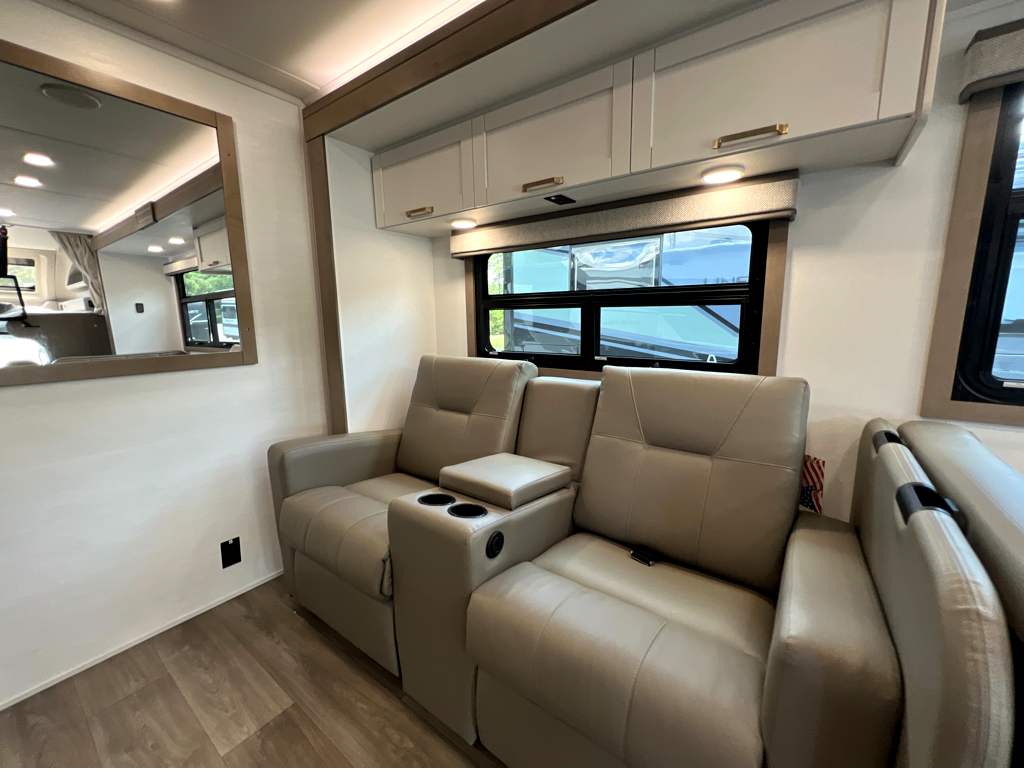 2027 JAYCO GREYHAWK 30Z - Image 7
