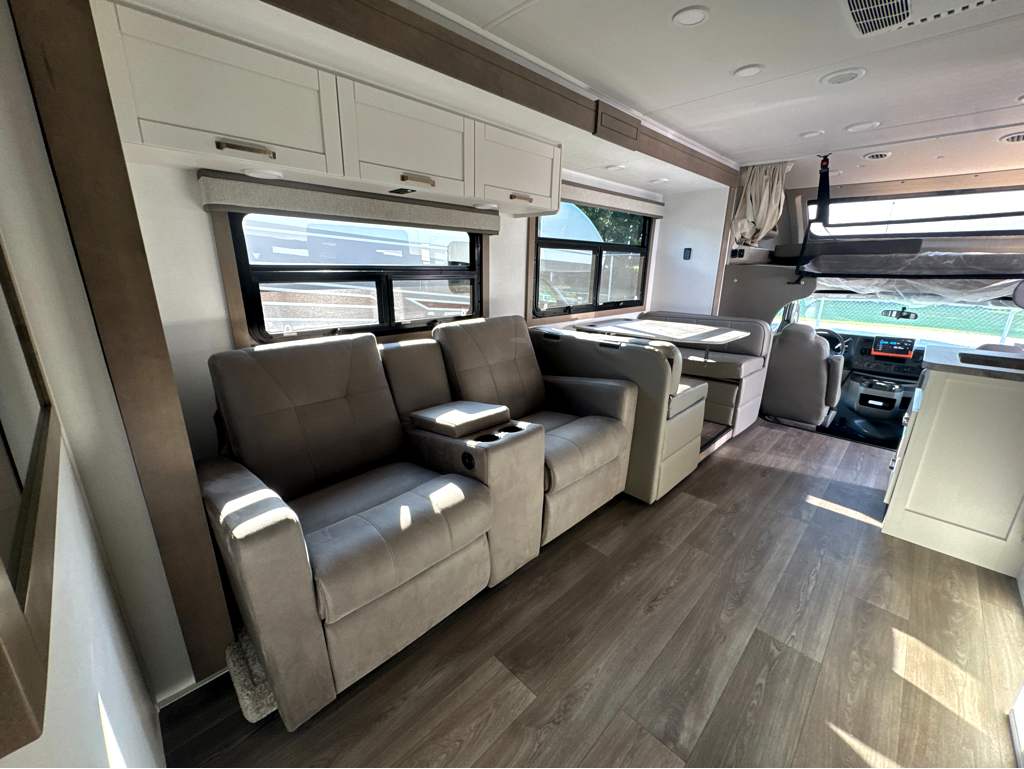 2027 JAYCO GREYHAWK 30Z - Image 11