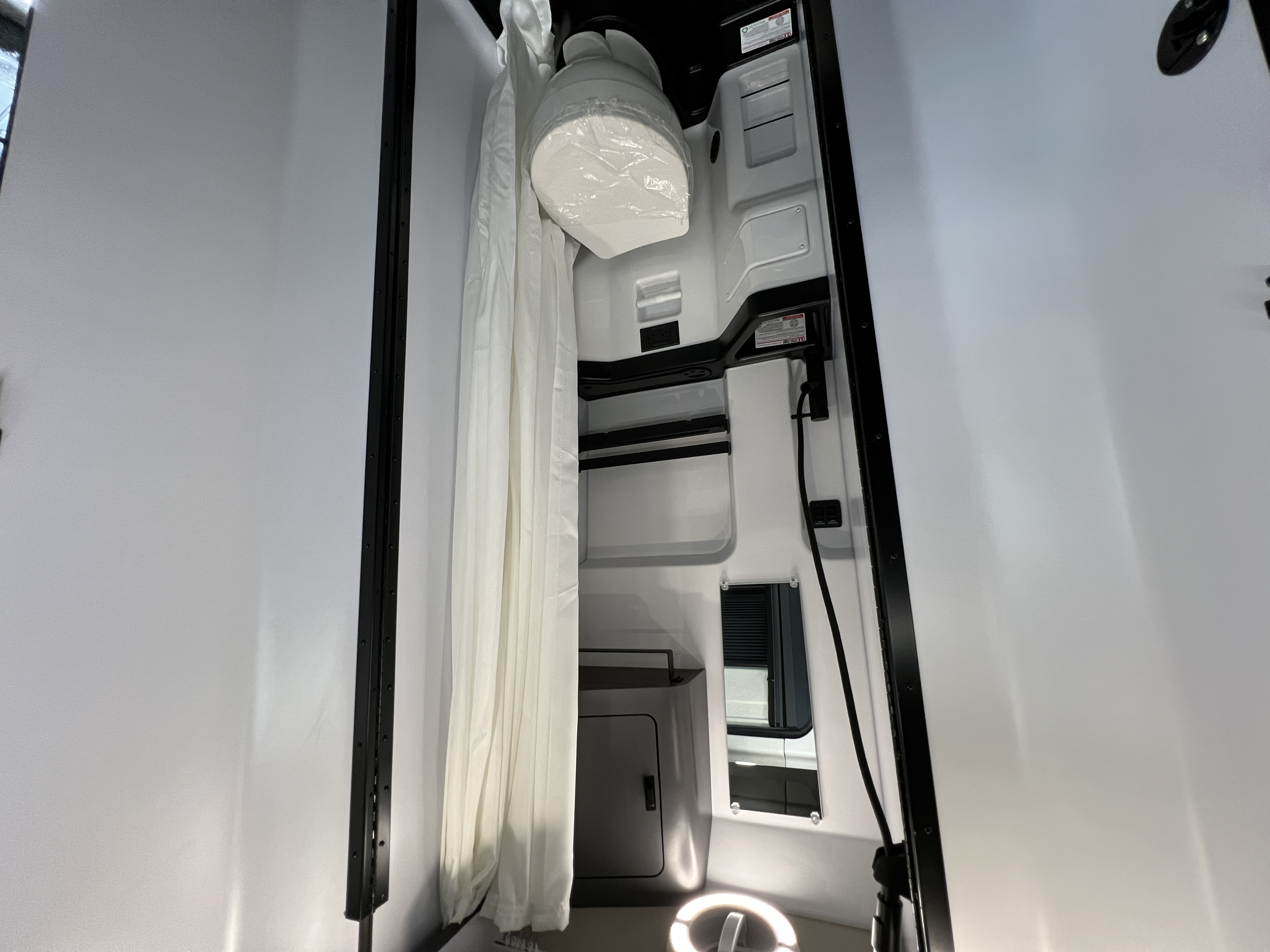2027 Grand Design Lineage Series VP2 LVP2 - Image 27