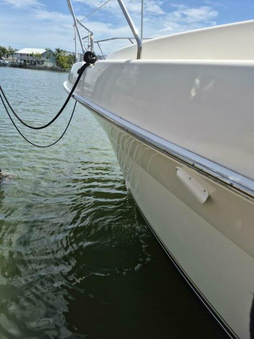 2002 Silverton 38 Convertible - Image 5