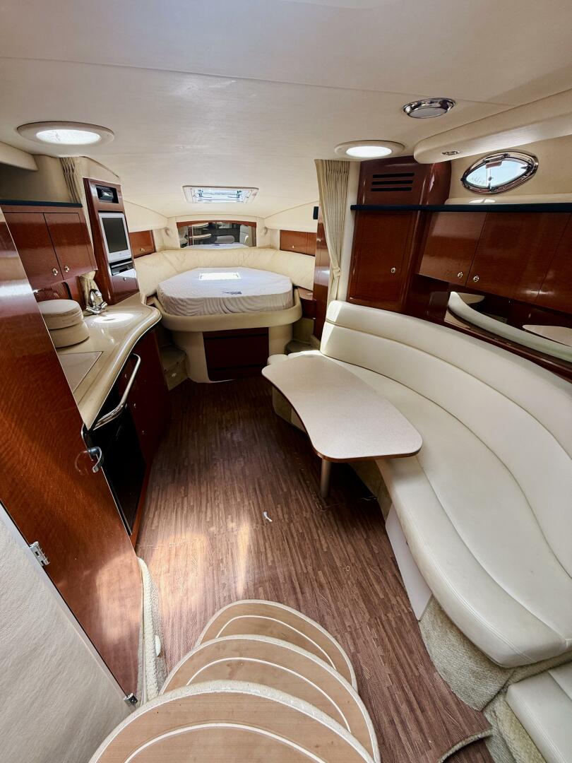2004 Sea Ray 320 Sundancer - Image 13