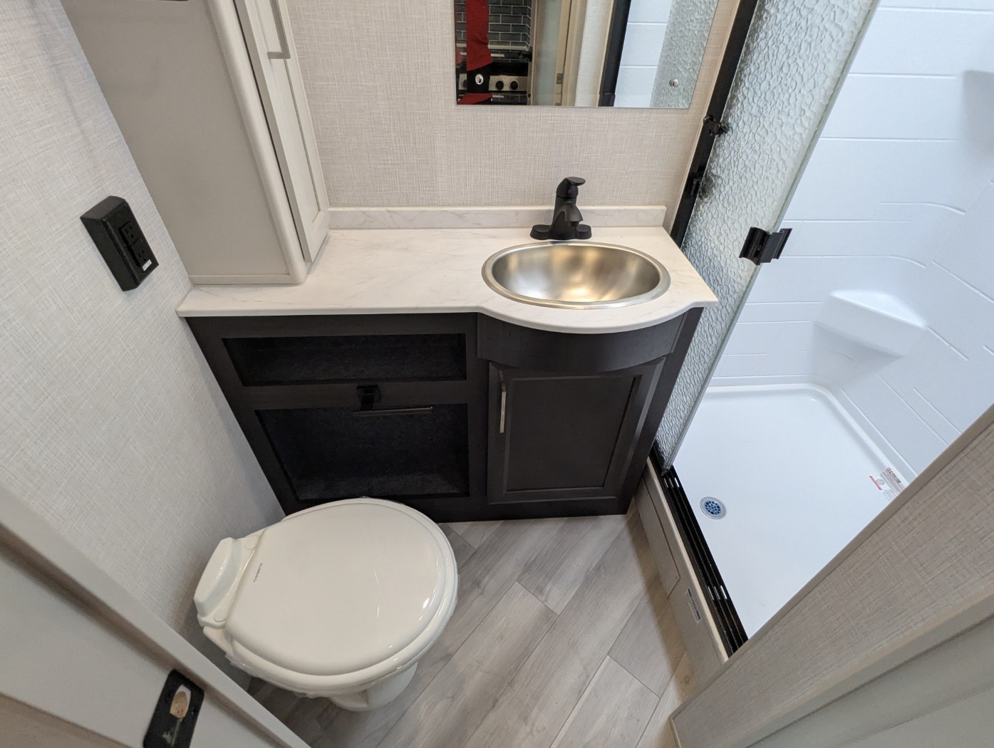 2026 Holiday Rambler Invicta 32RW - Image 21
