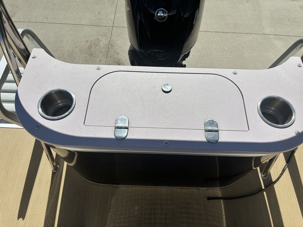 2014 Avalon C SERIES WIND JAMMER 24 - Image 31