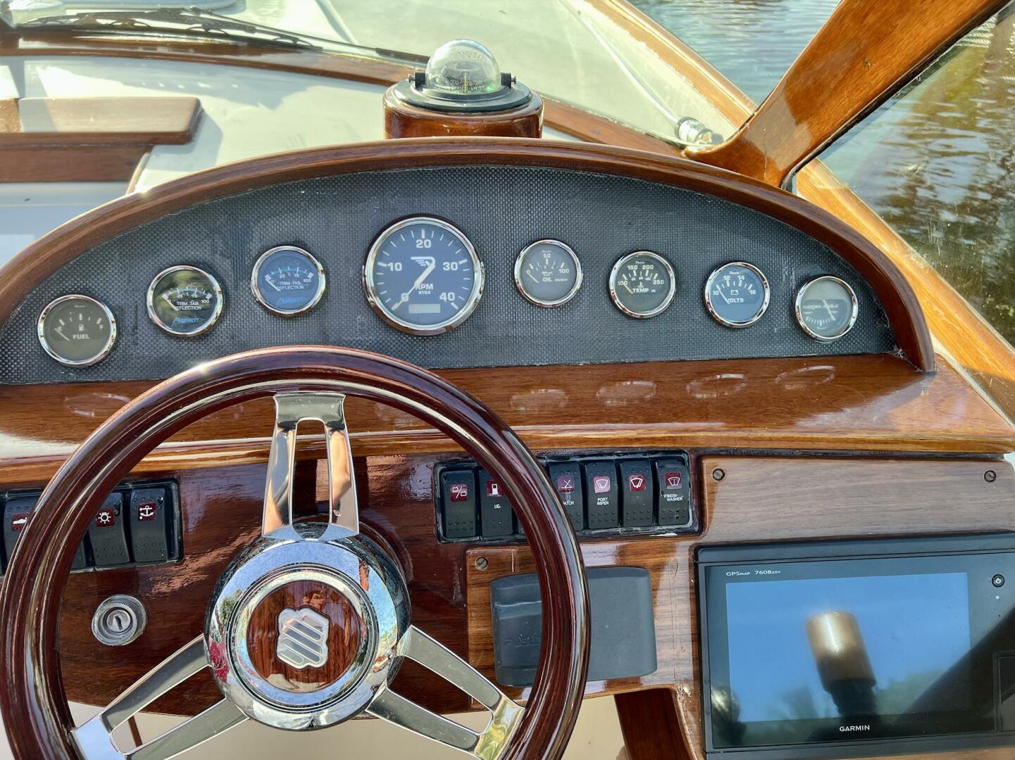 2004 Hinckley Talaria 29R - Image 11