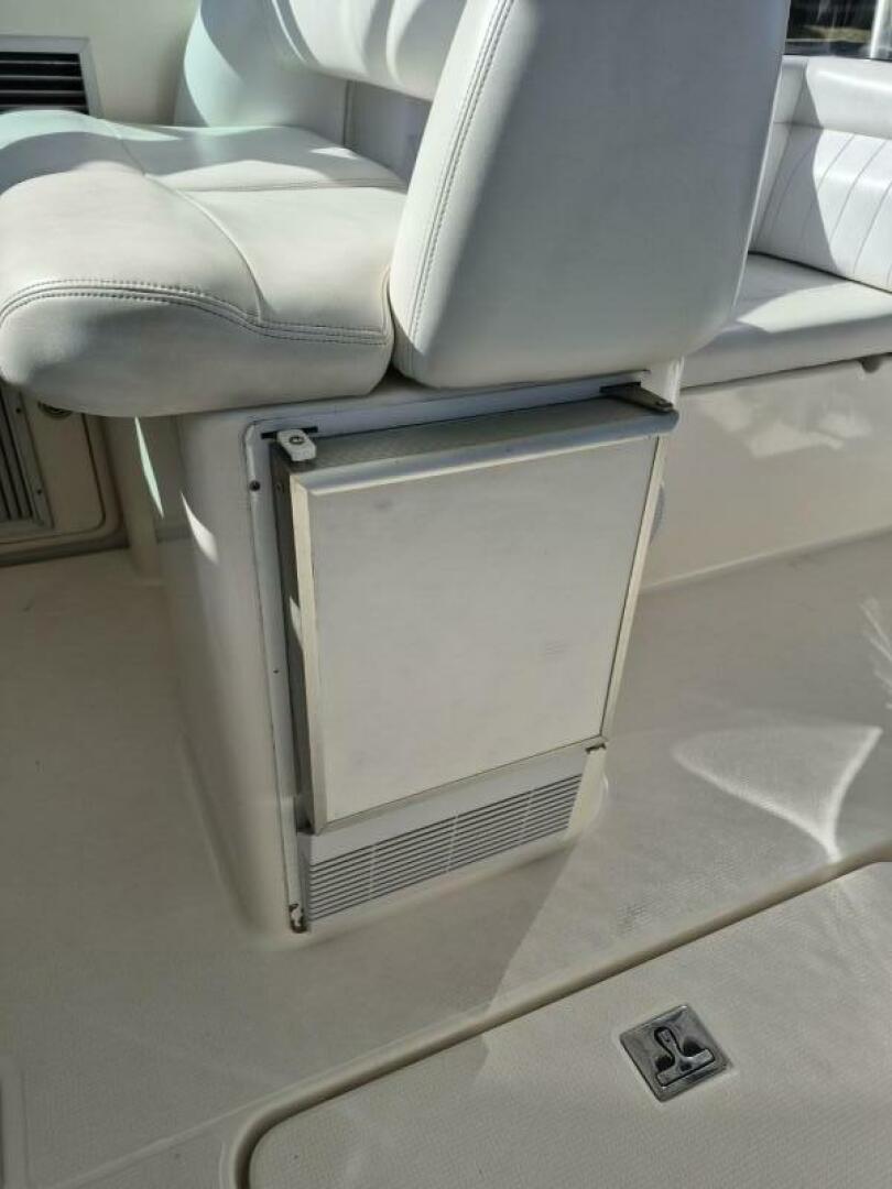 2004 Riviera 4000 Offshore - Image 34