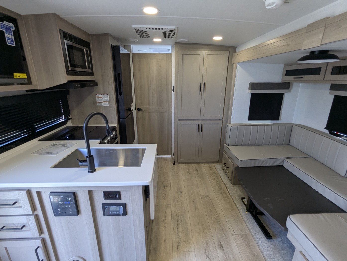 2026 Forest River Rockwood Mini Lite 2214S - Image 9