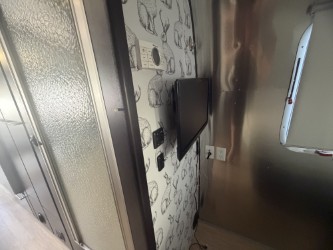 2012 AIRSTREAM INTERNATIONAL 27FBQ - Image 19