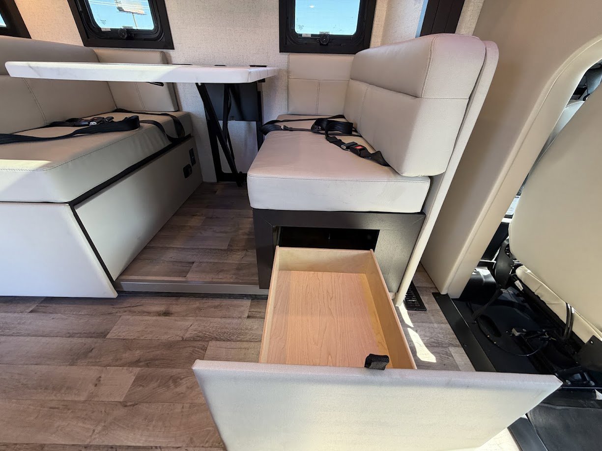 2026 THOR MOTOR COACH PASADENA 34XG - Image 24