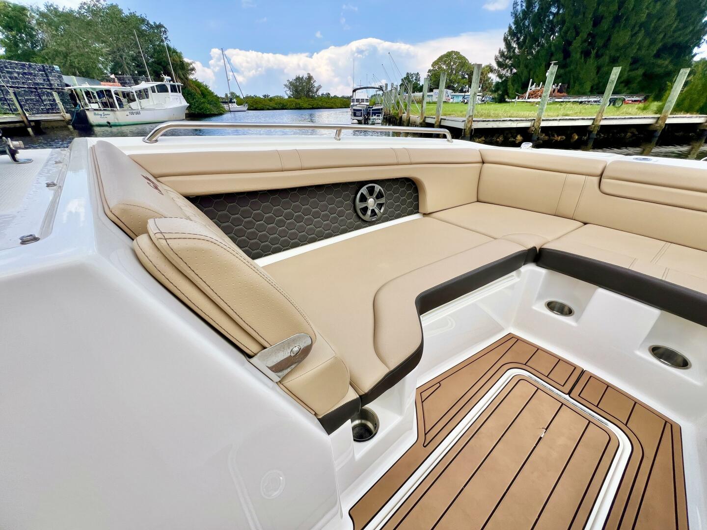 2019 Sea Ray SDX 290 OB - Image 32