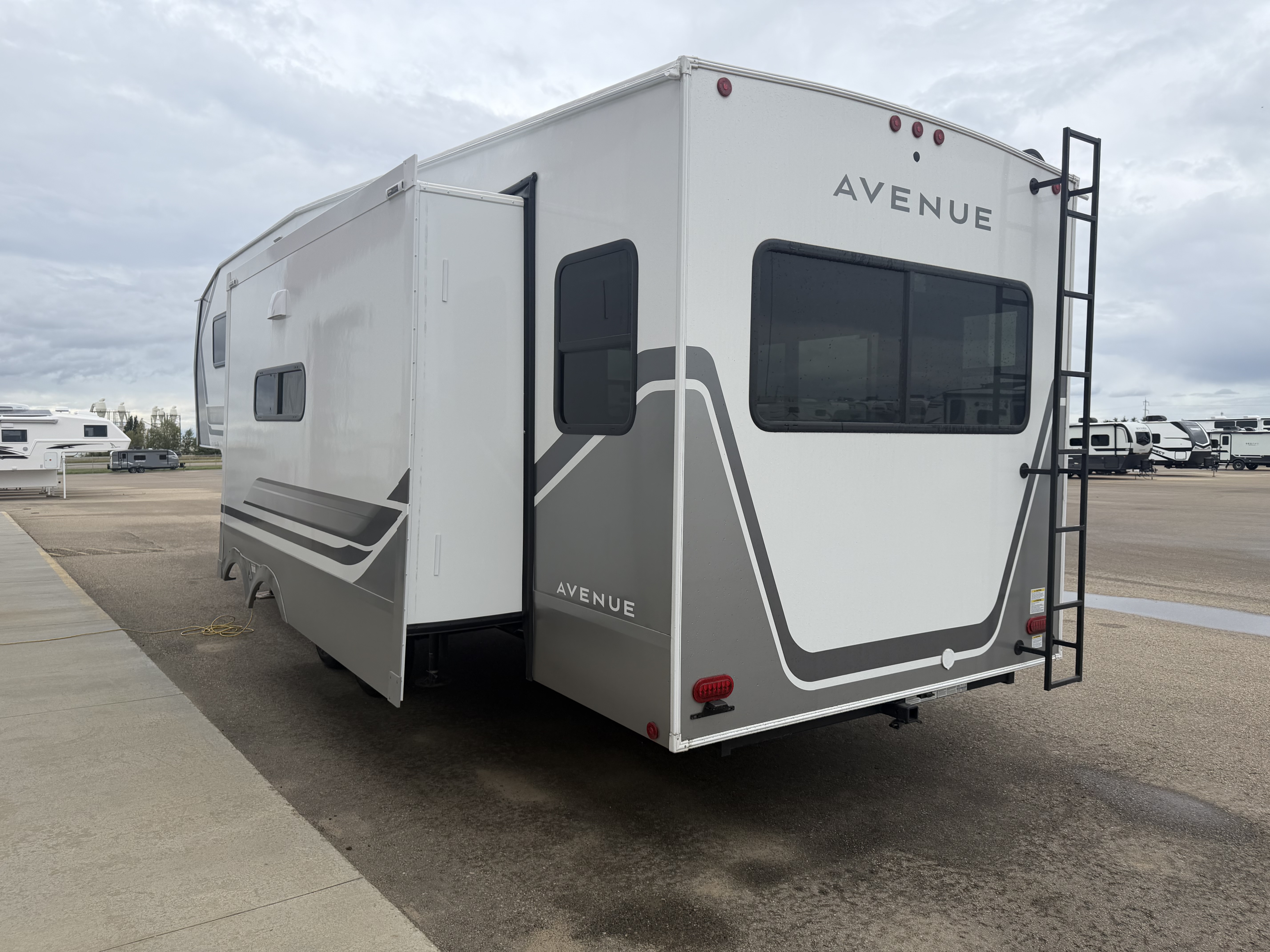 2027 Alliance RV Avenue 29RL - Image 8