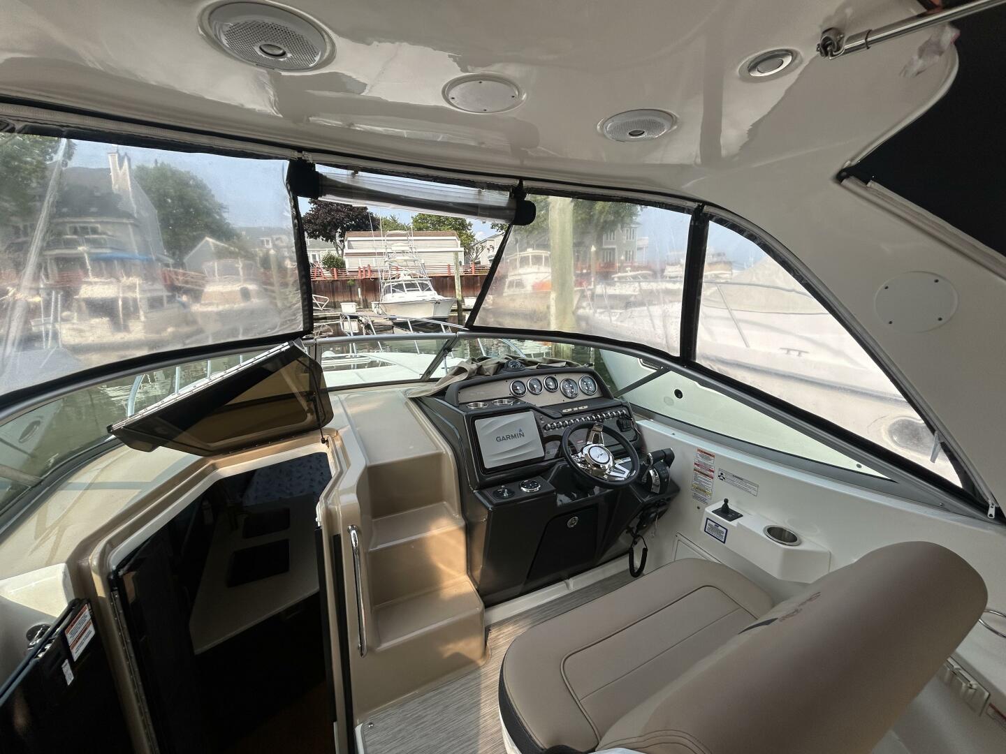 2016 Sea Ray 310 Sundancer - Image 21